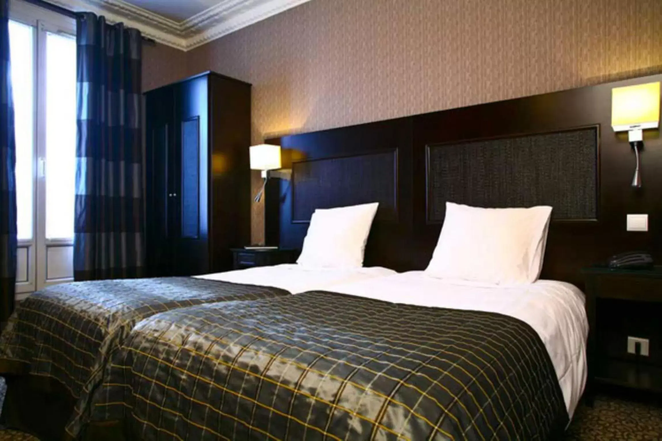 Bed in Convention Montparnasse