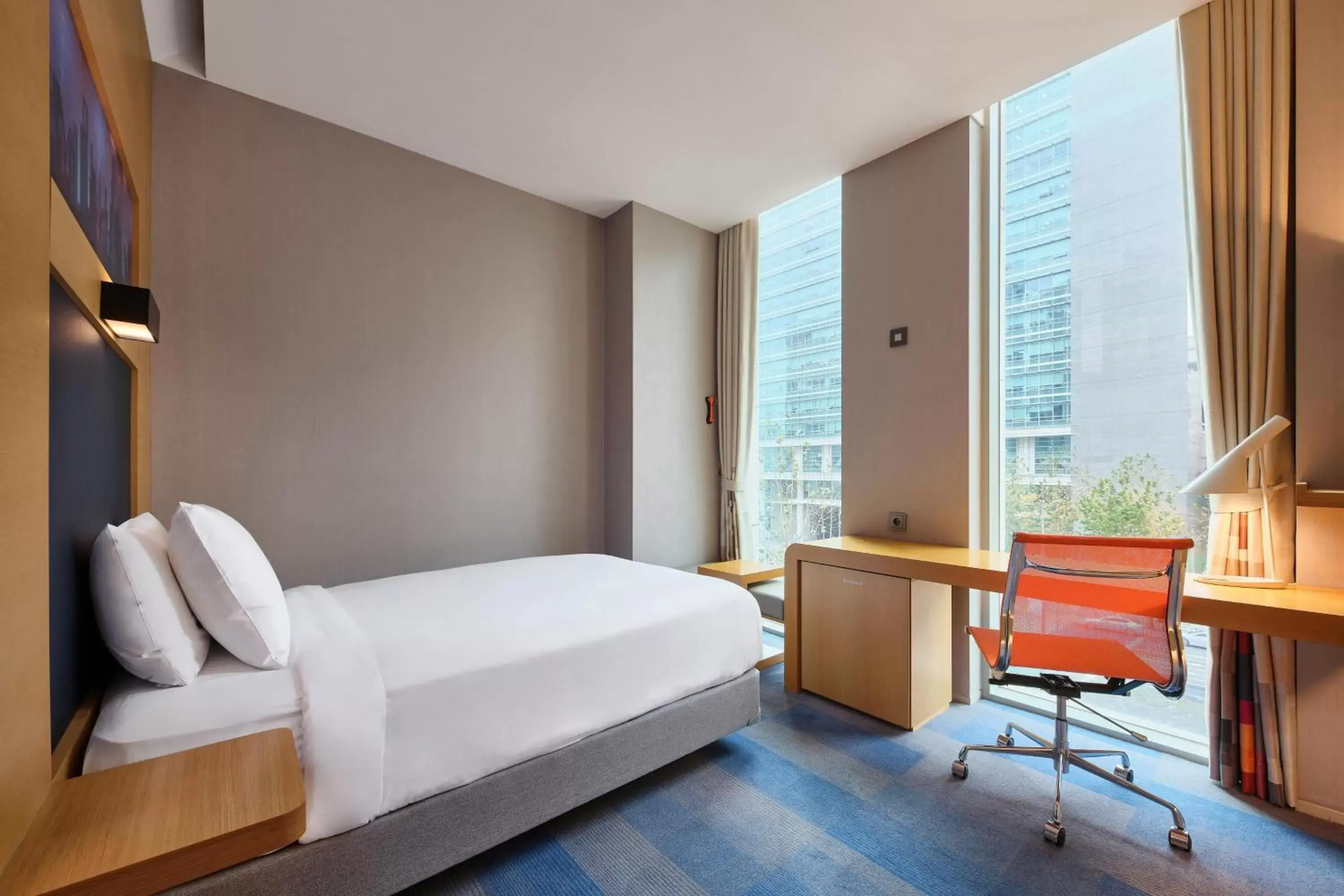 Photo of the whole room, Bed in Aloft Seoul Gangnam