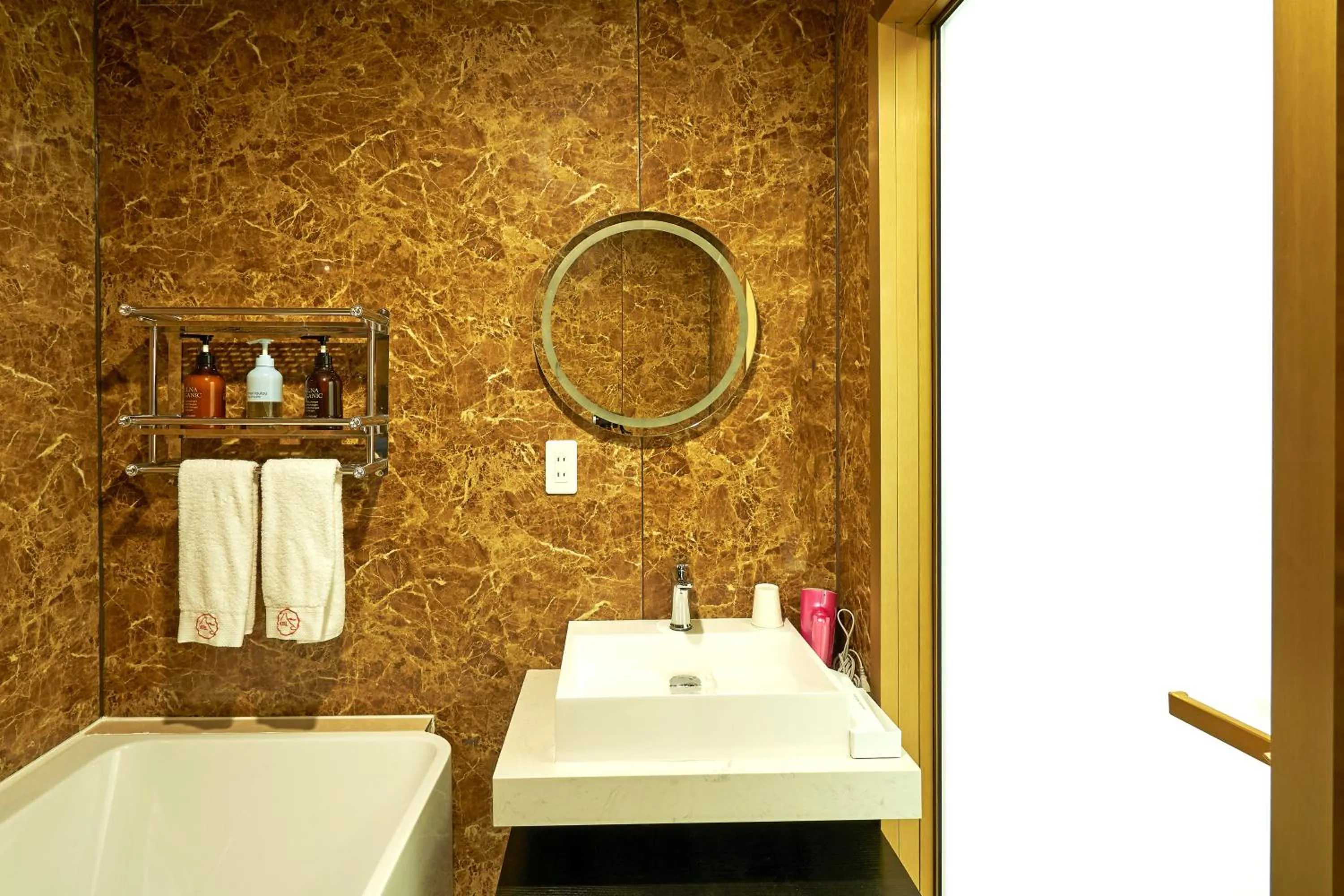 Bathroom in HOTEL HIMALAYA SEA