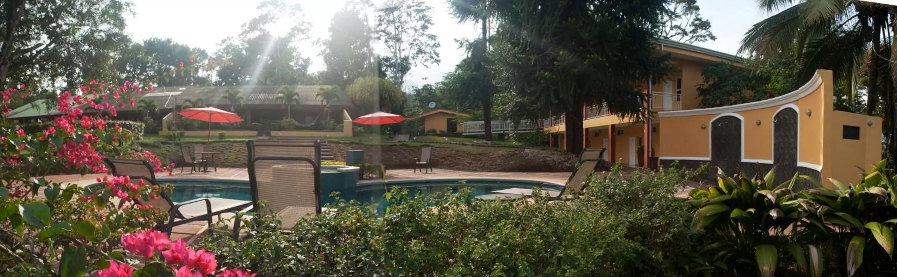 Facade/entrance in Hotel Villa Florencia