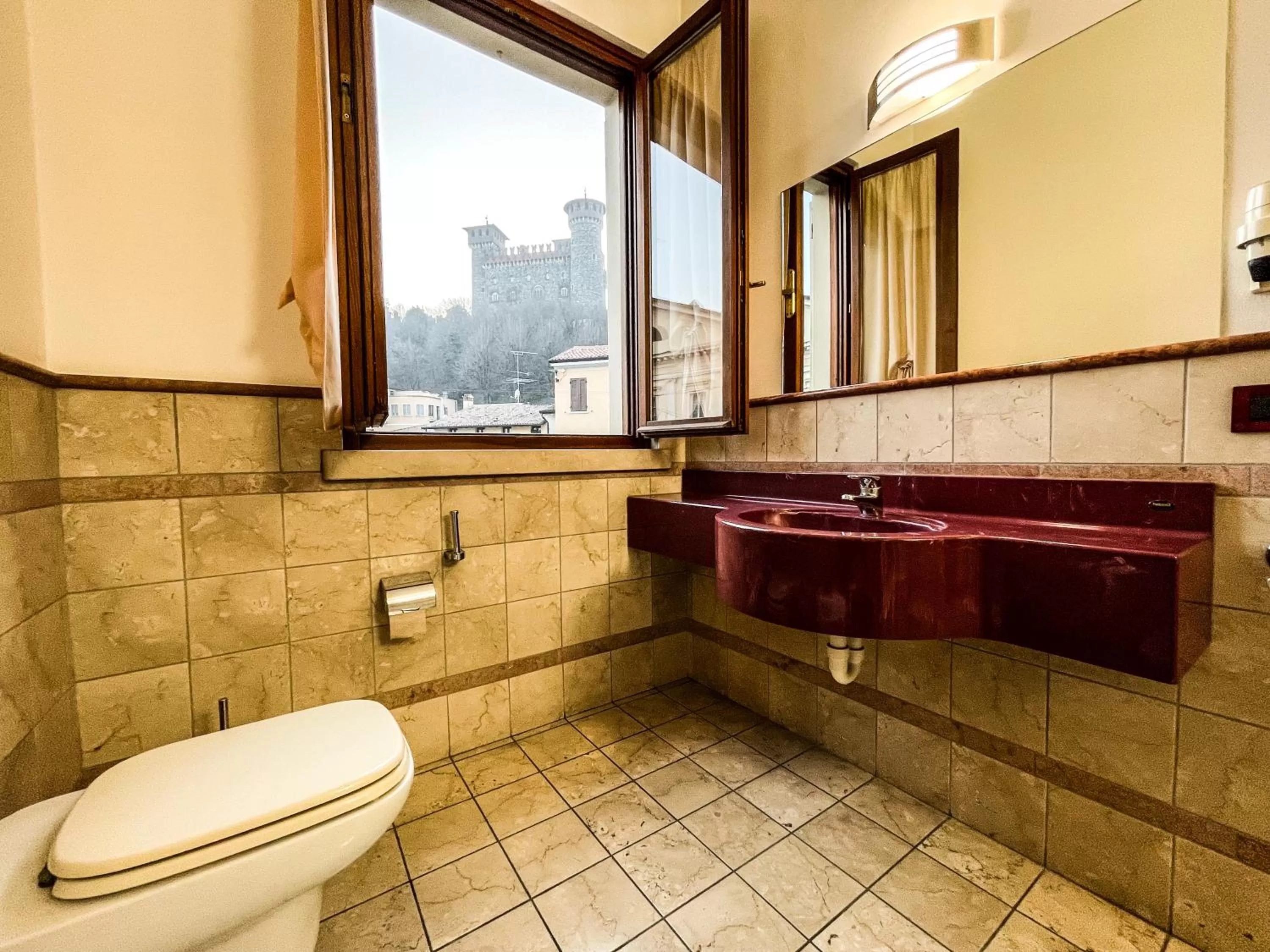 Bathroom in Hotel Elefante