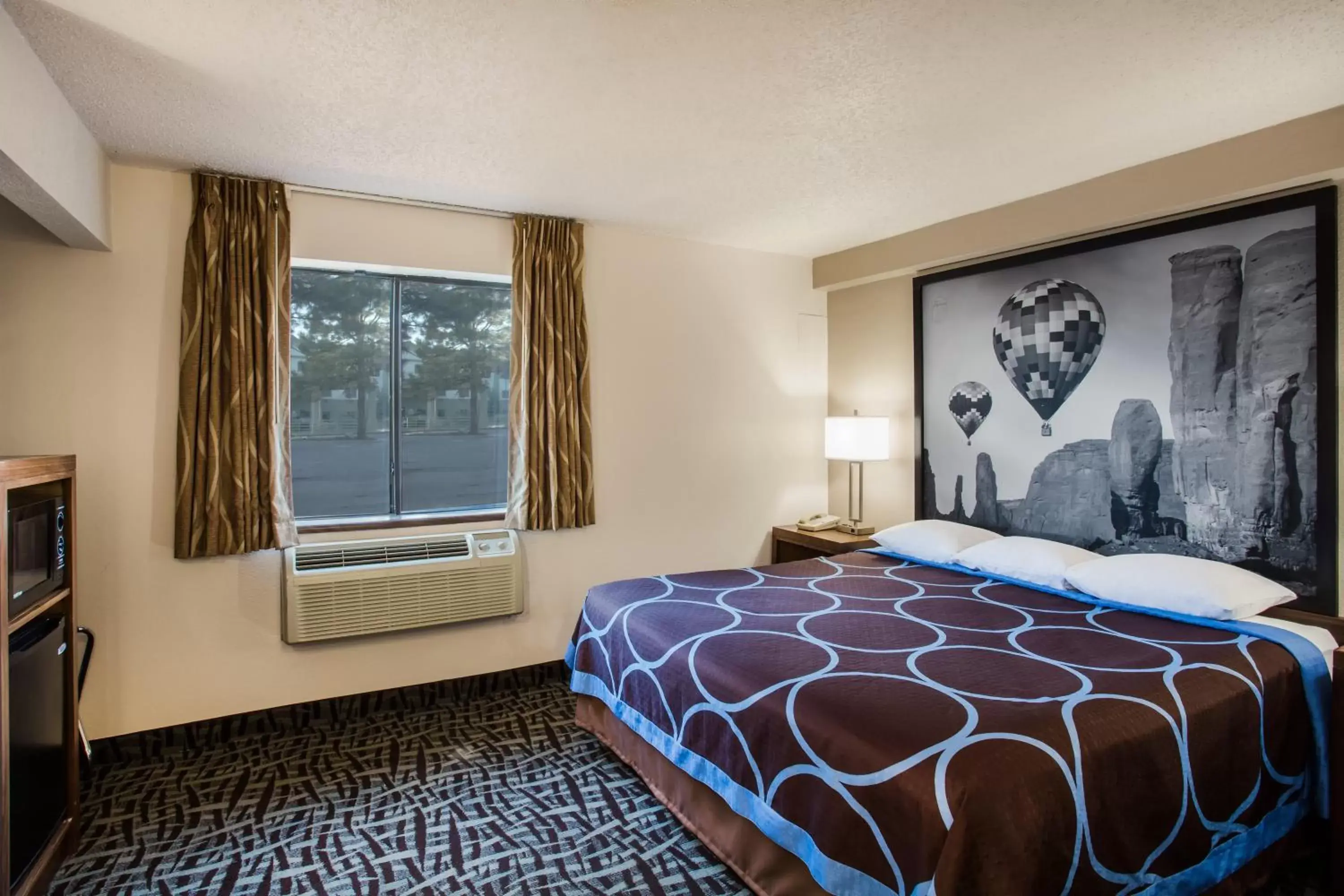 Property building, Bed in Super 8 by Wyndham Flagstaff