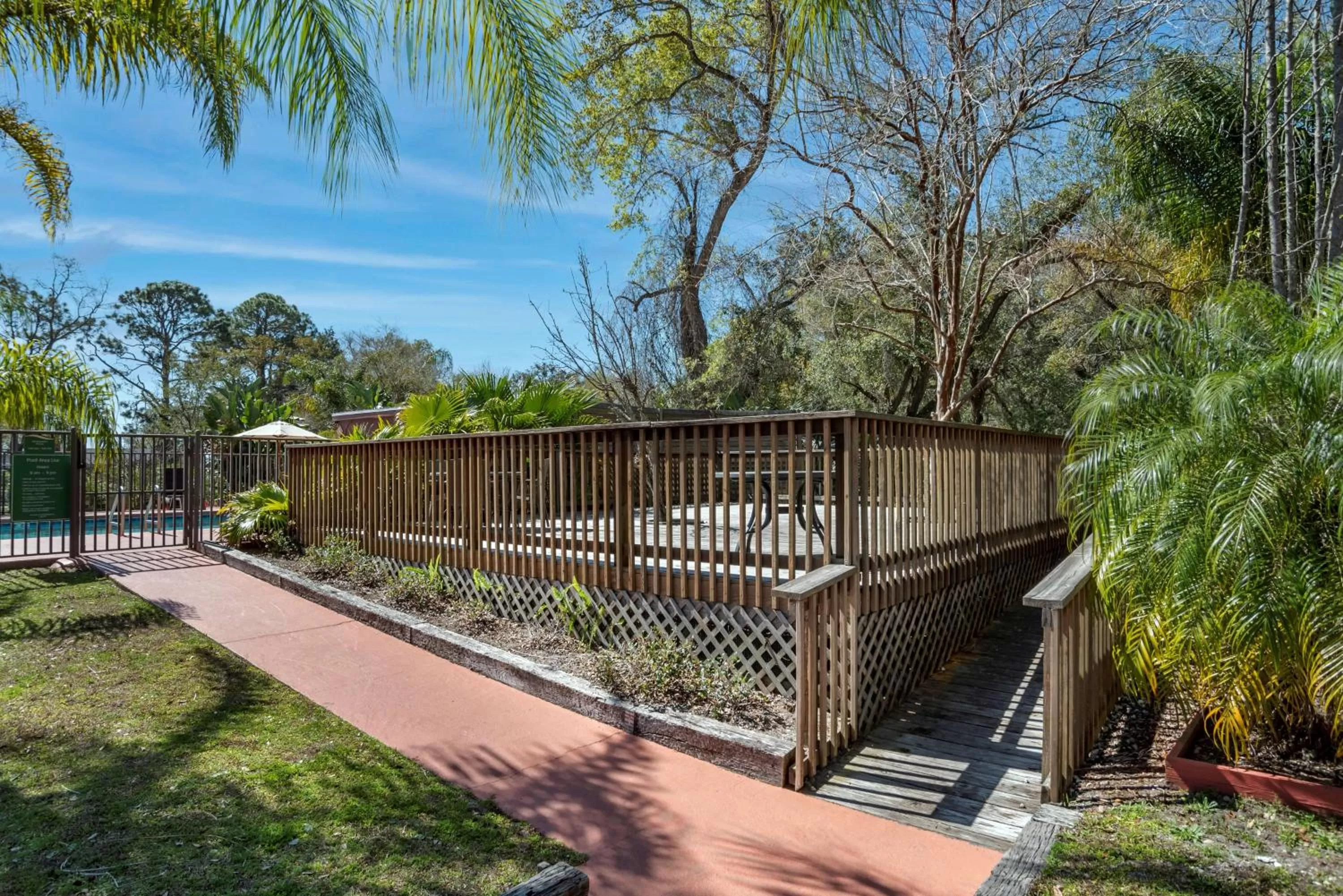 Pool view in Best Western Apalach Inn