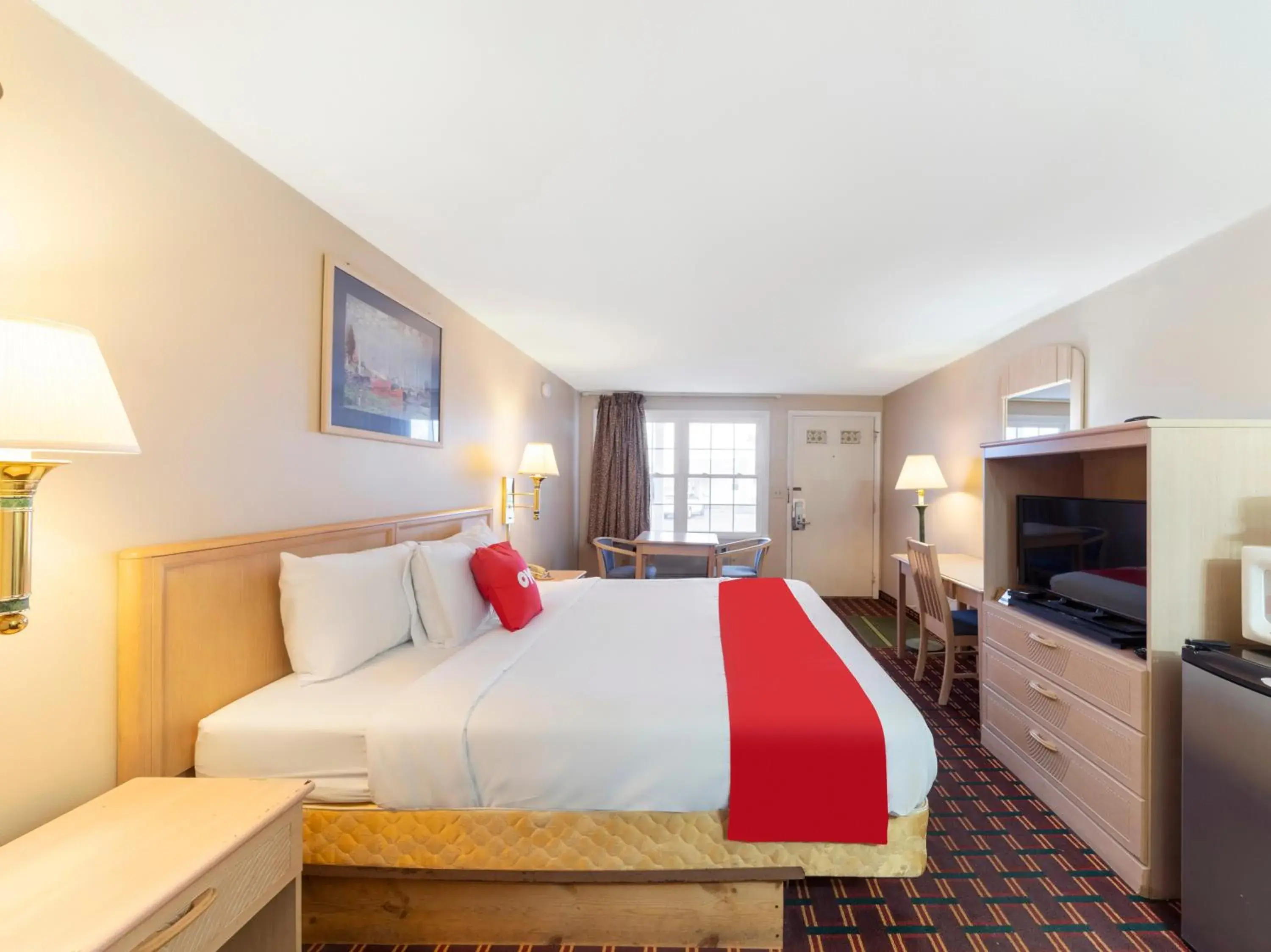 TV and multimedia, Bed in OYO Hotel Starlite Seneca Falls