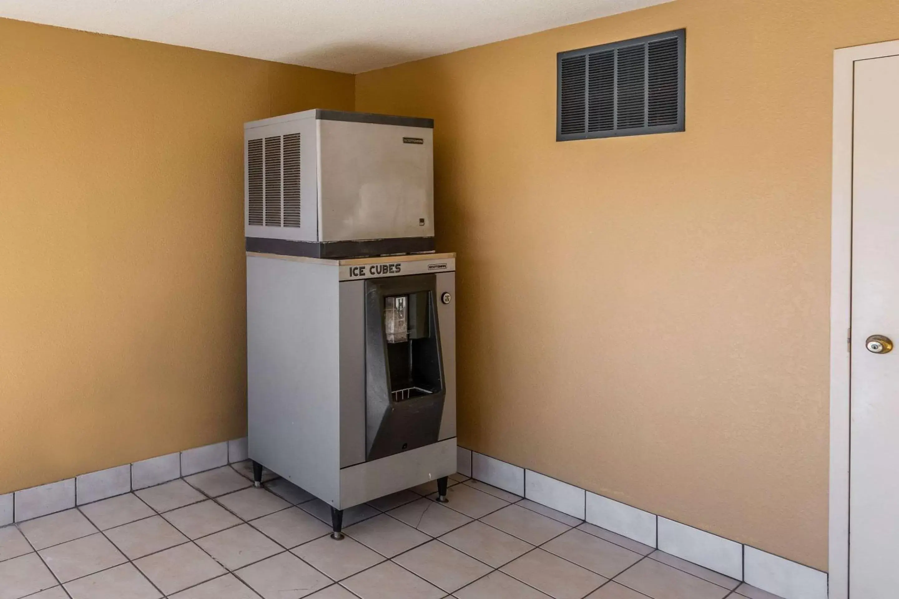 Other, Kitchen/Kitchenette in Rodeway Inn