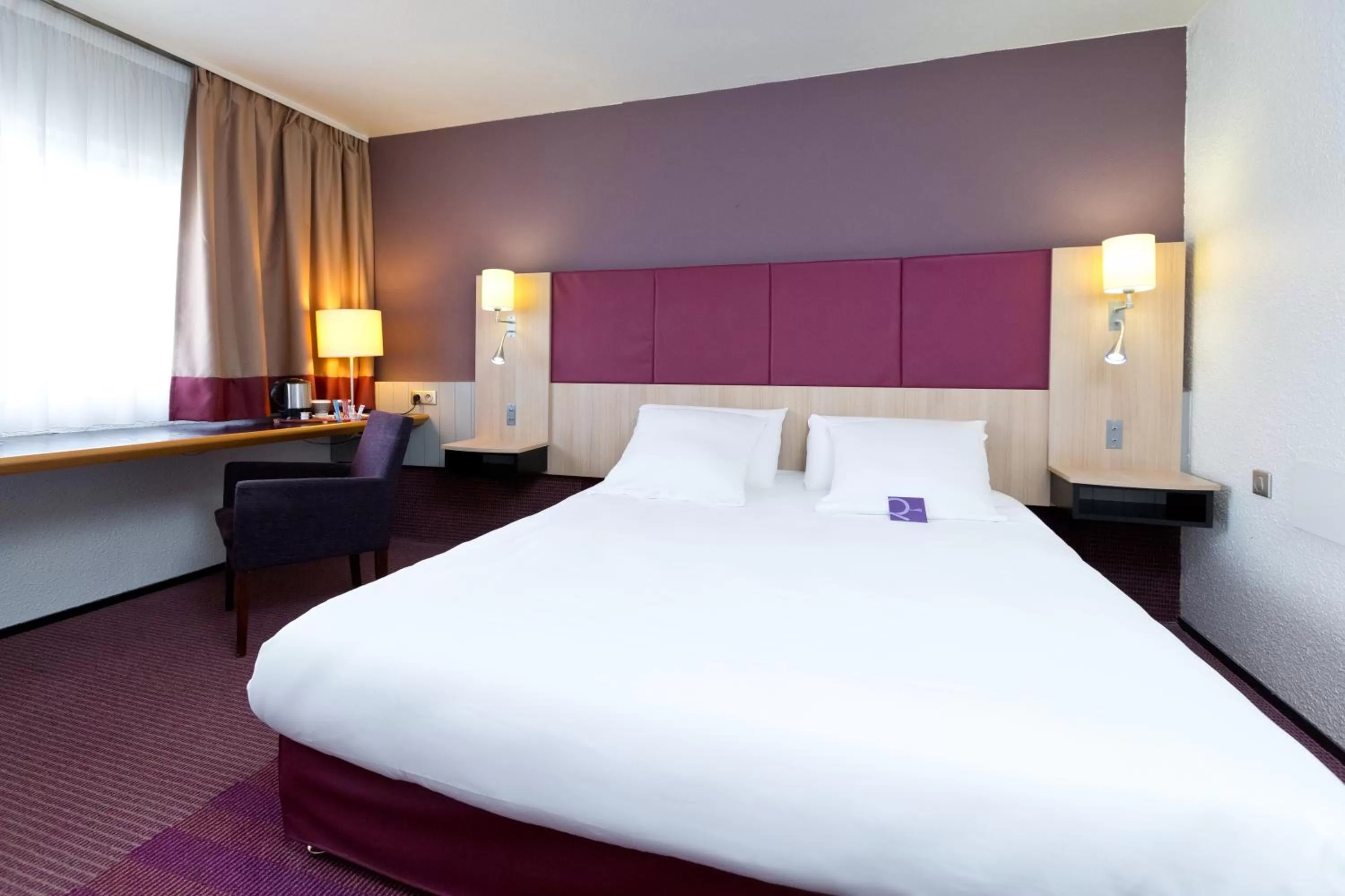 Bedroom, Bed in Mercure Strasbourg Aéroport