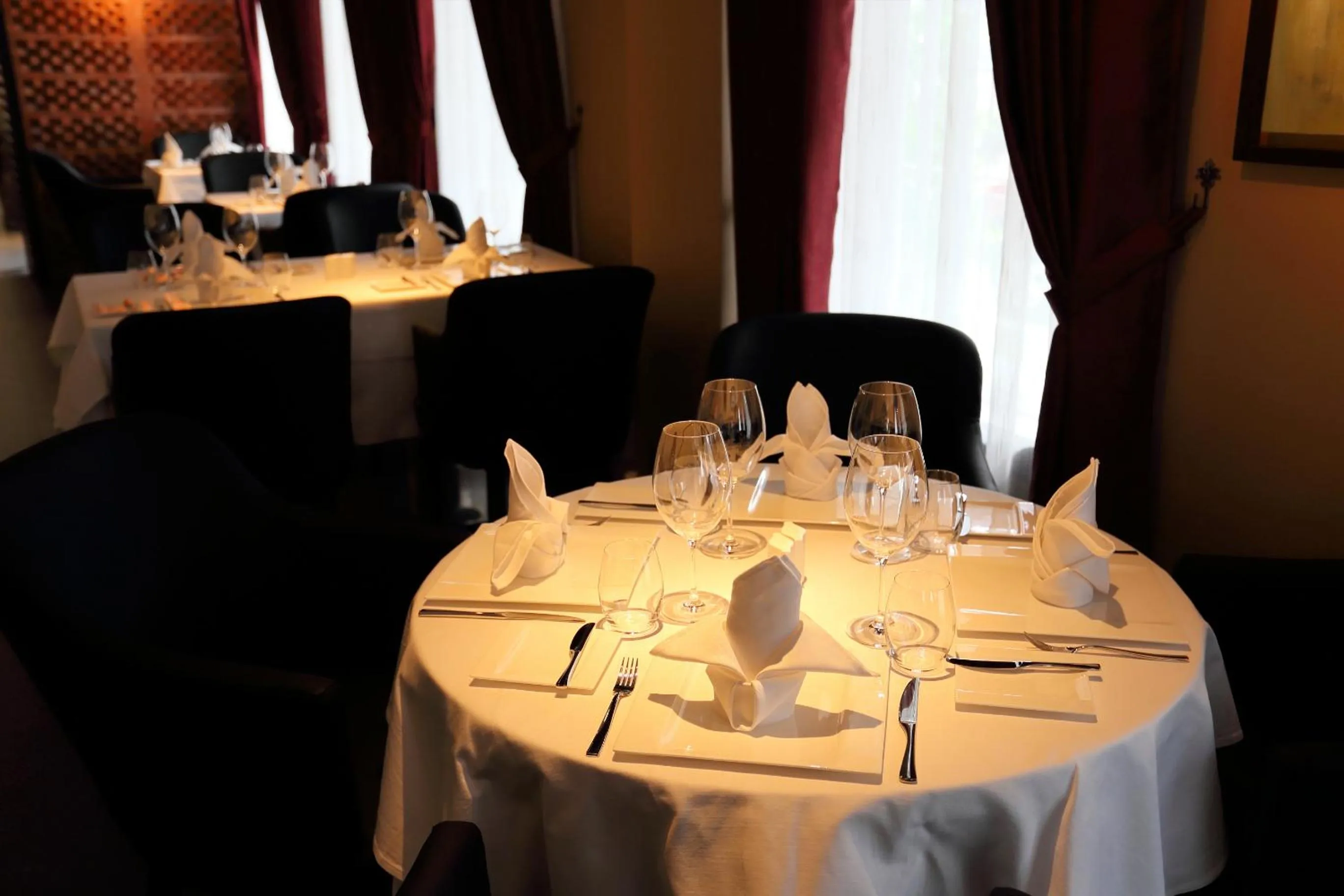 Restaurant/places to eat in Arunreas Hotel