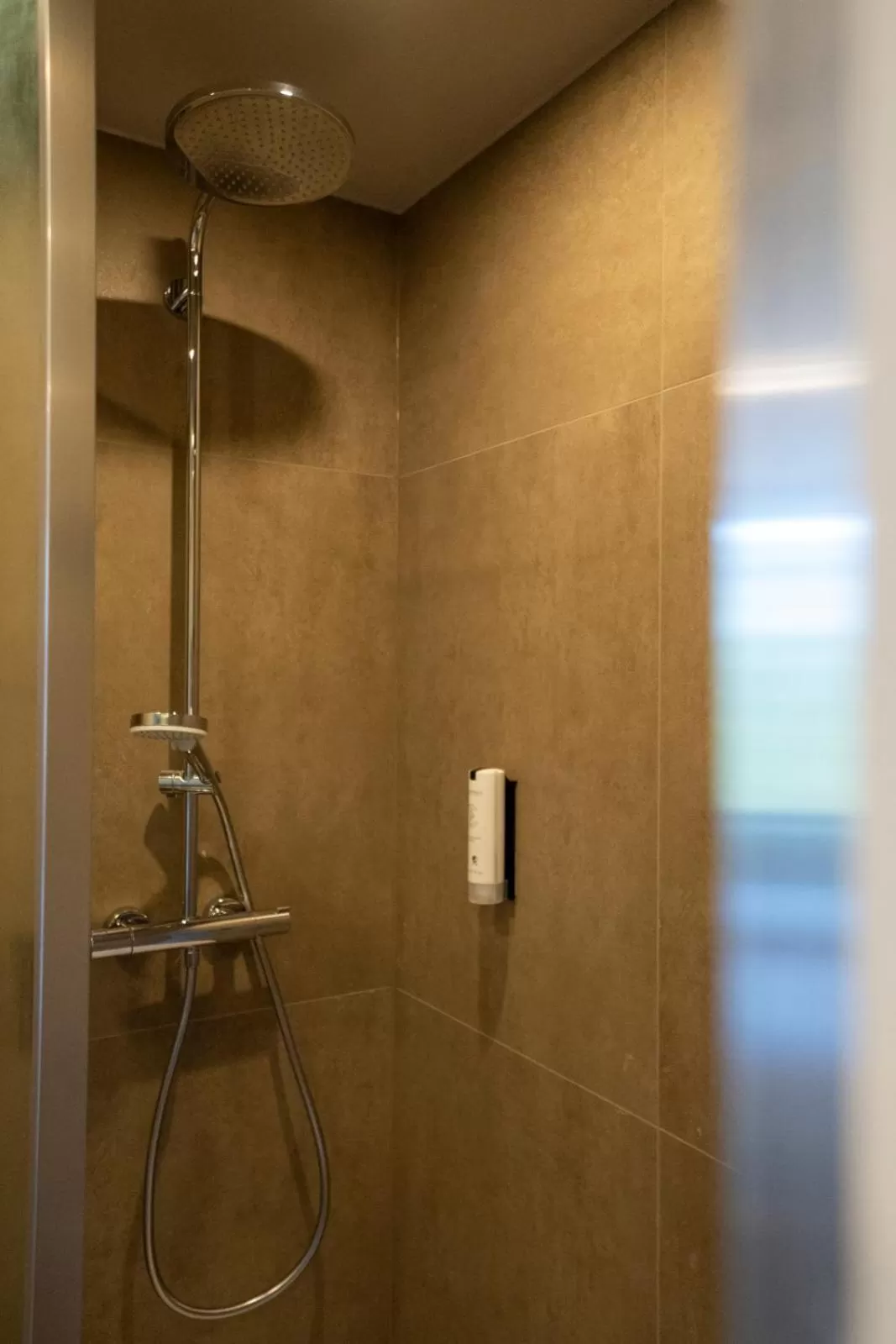 Shower in Green Hotel