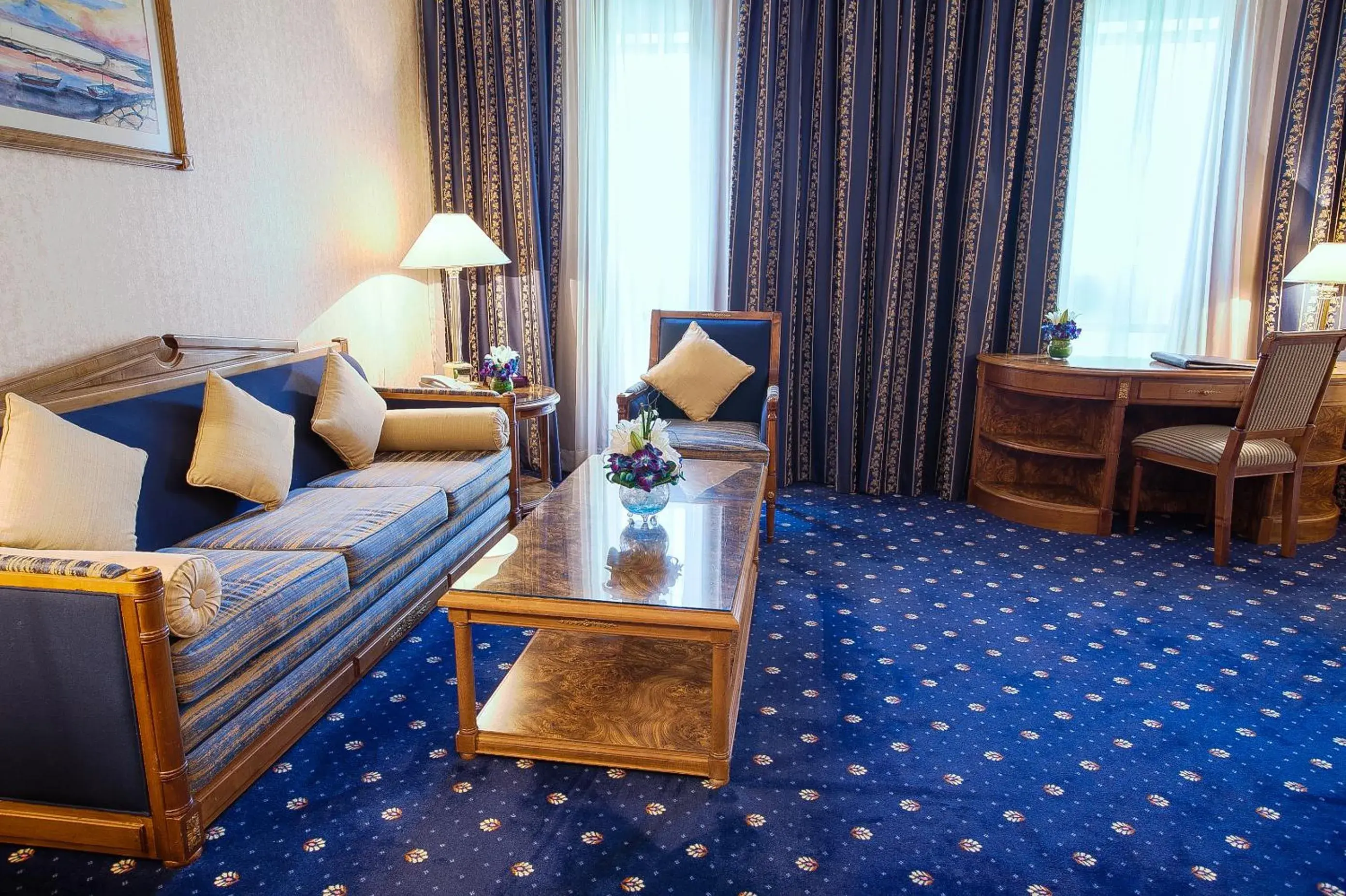 Living room, Seating Area in Capitol Hotel