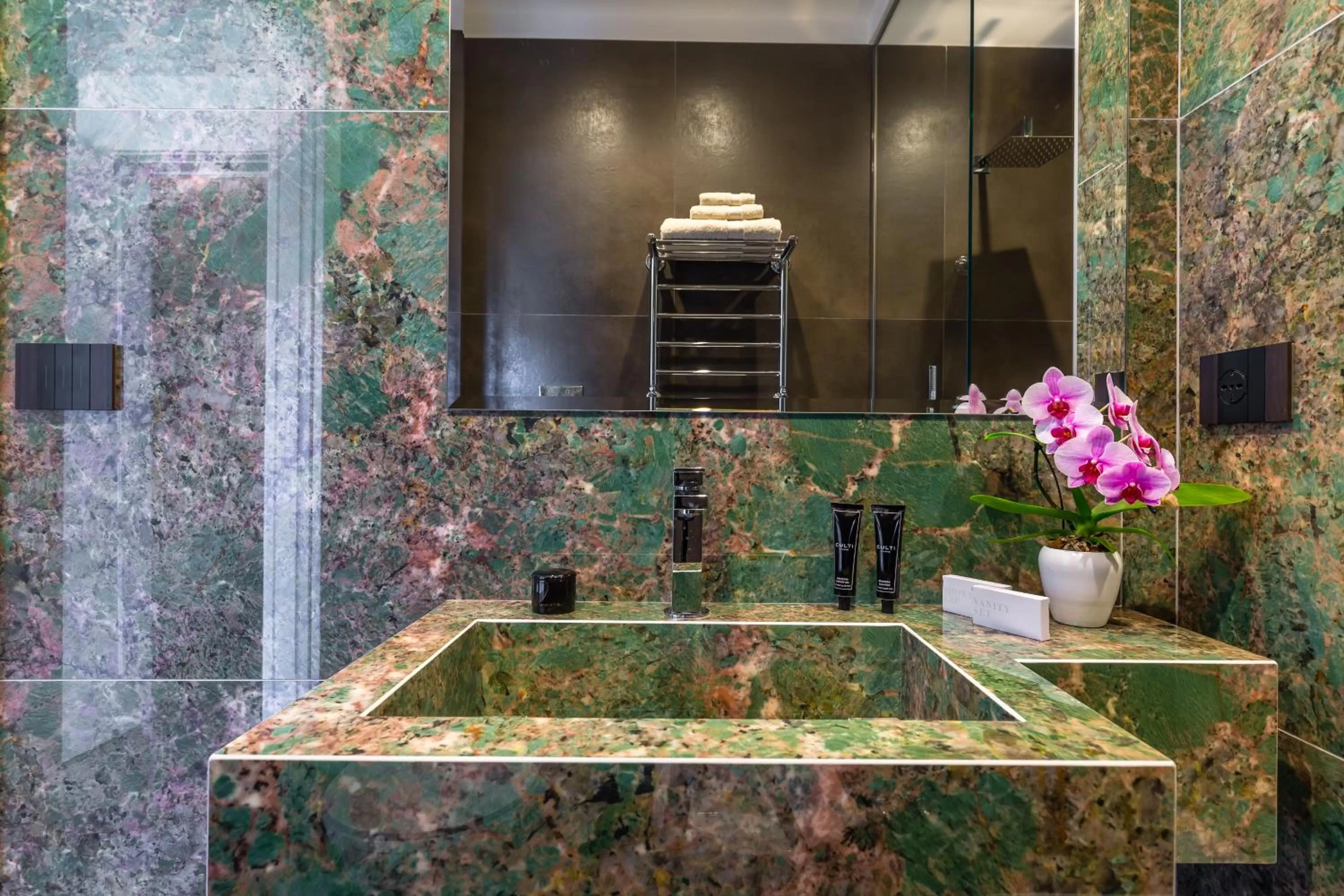 Bathroom in Dei Martiri Suite