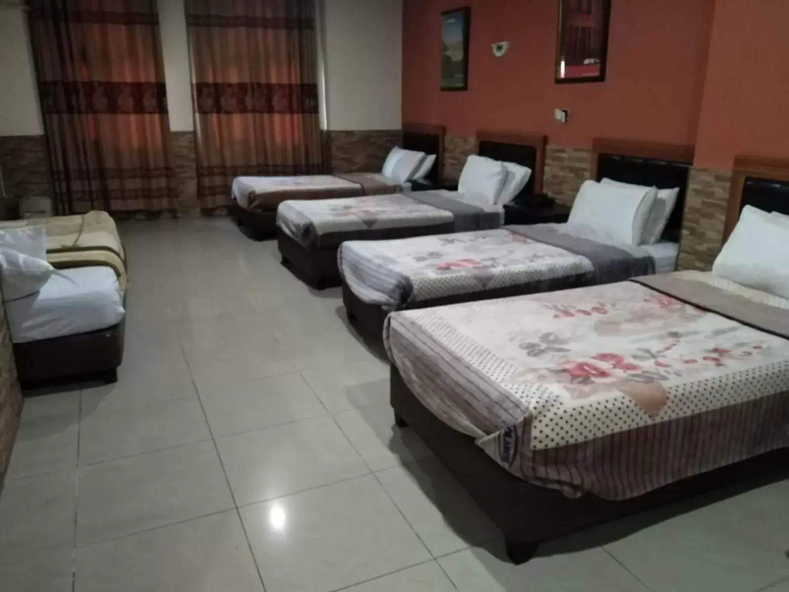 Bed in Amman Palace Hotel