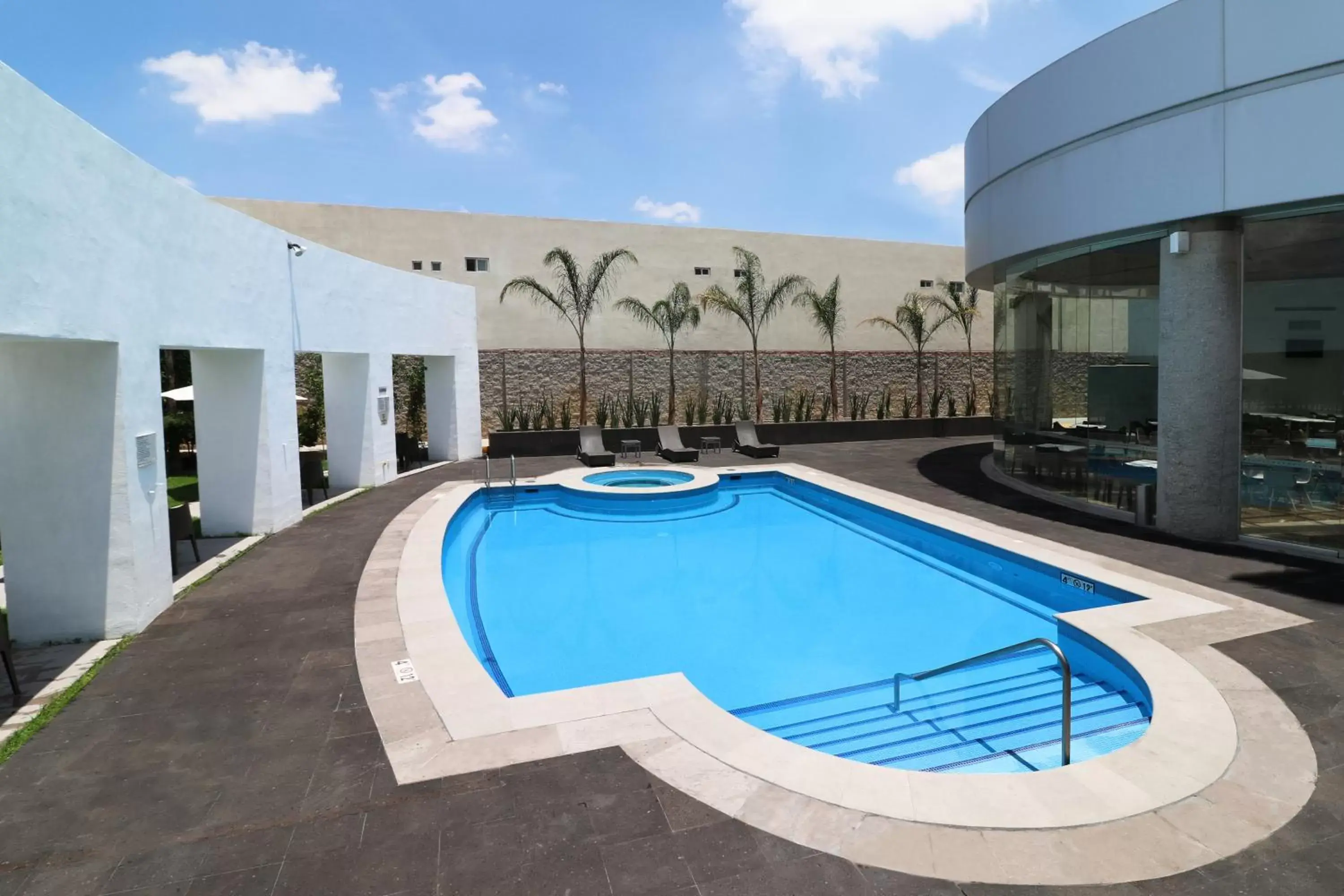 Swimming pool in Holiday Inn Express San Luis Potosí, an IHG Hotel