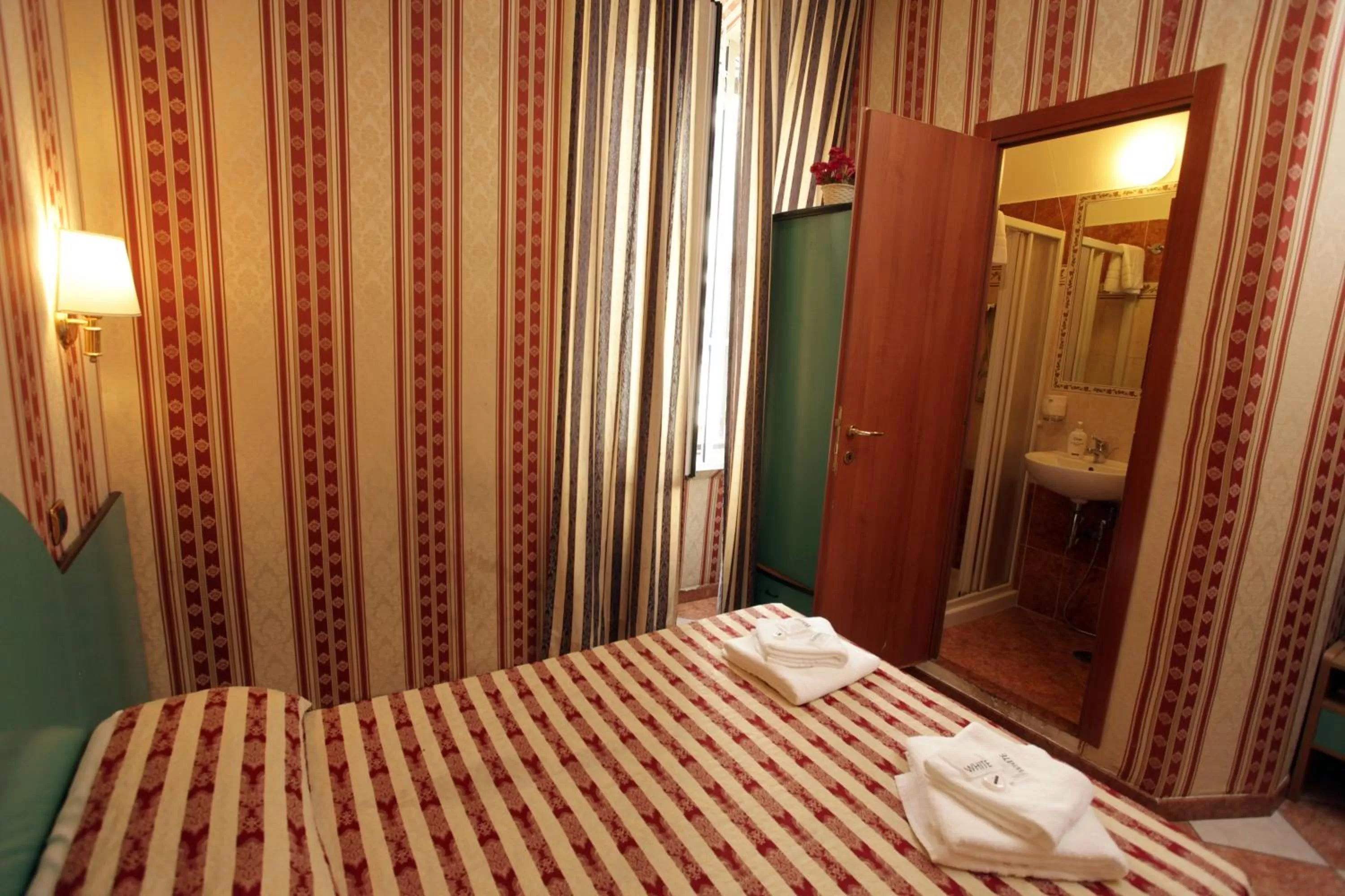 Bed in Hotel Hollywood