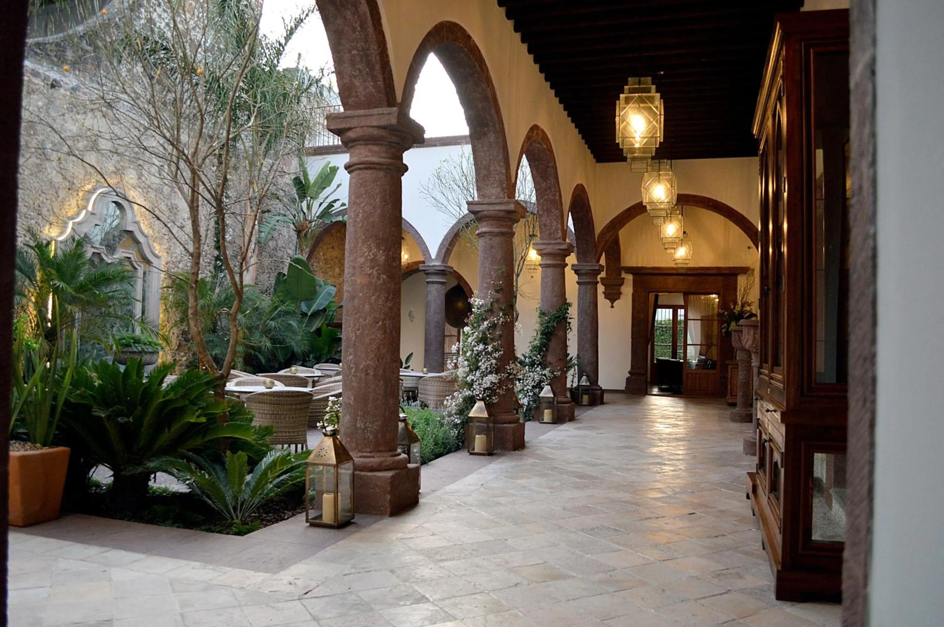 Patio in Hotel Casa Blanca 7