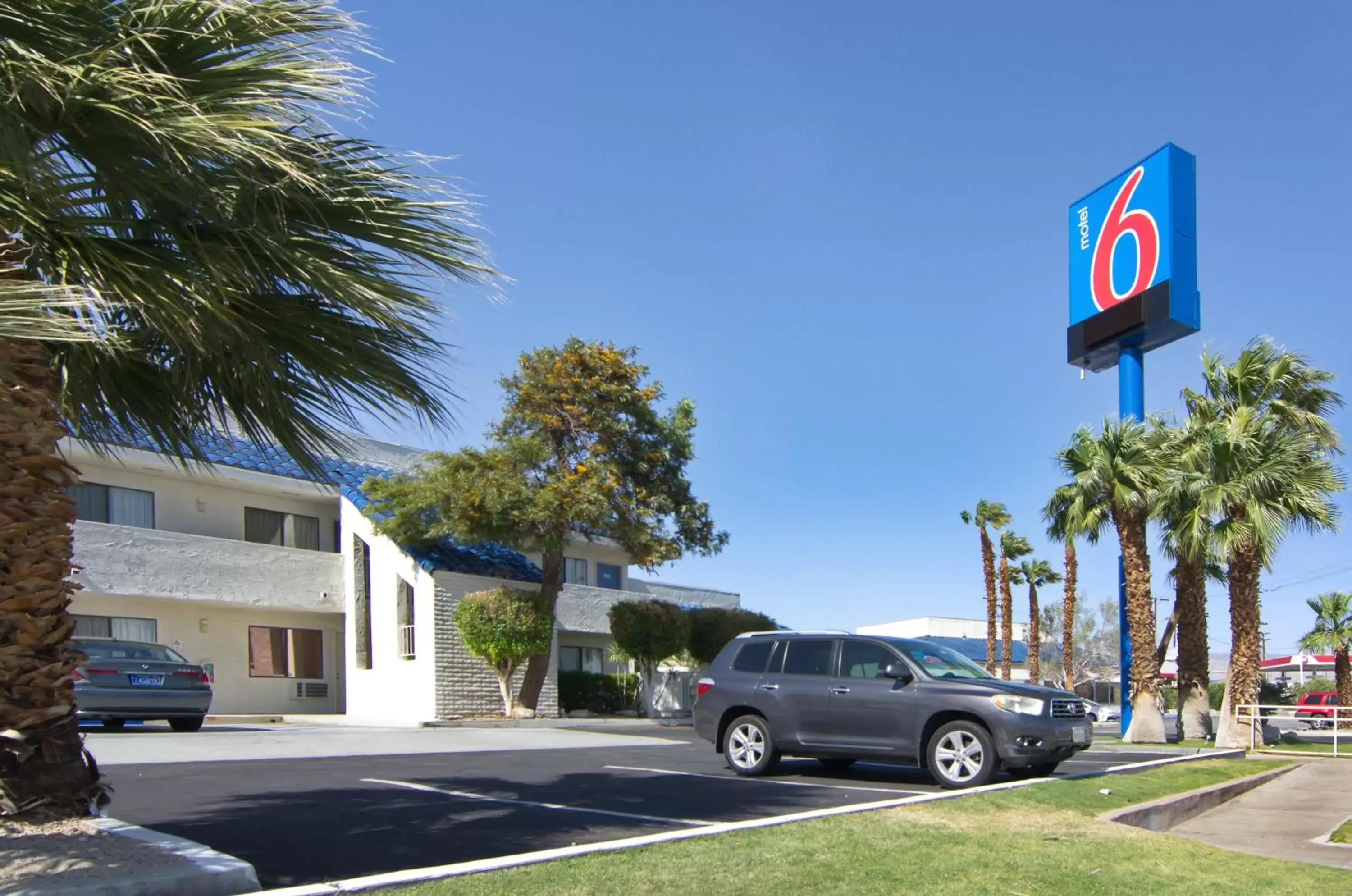 Facade/entrance in Motel 6-North Palm Springs, CA - North