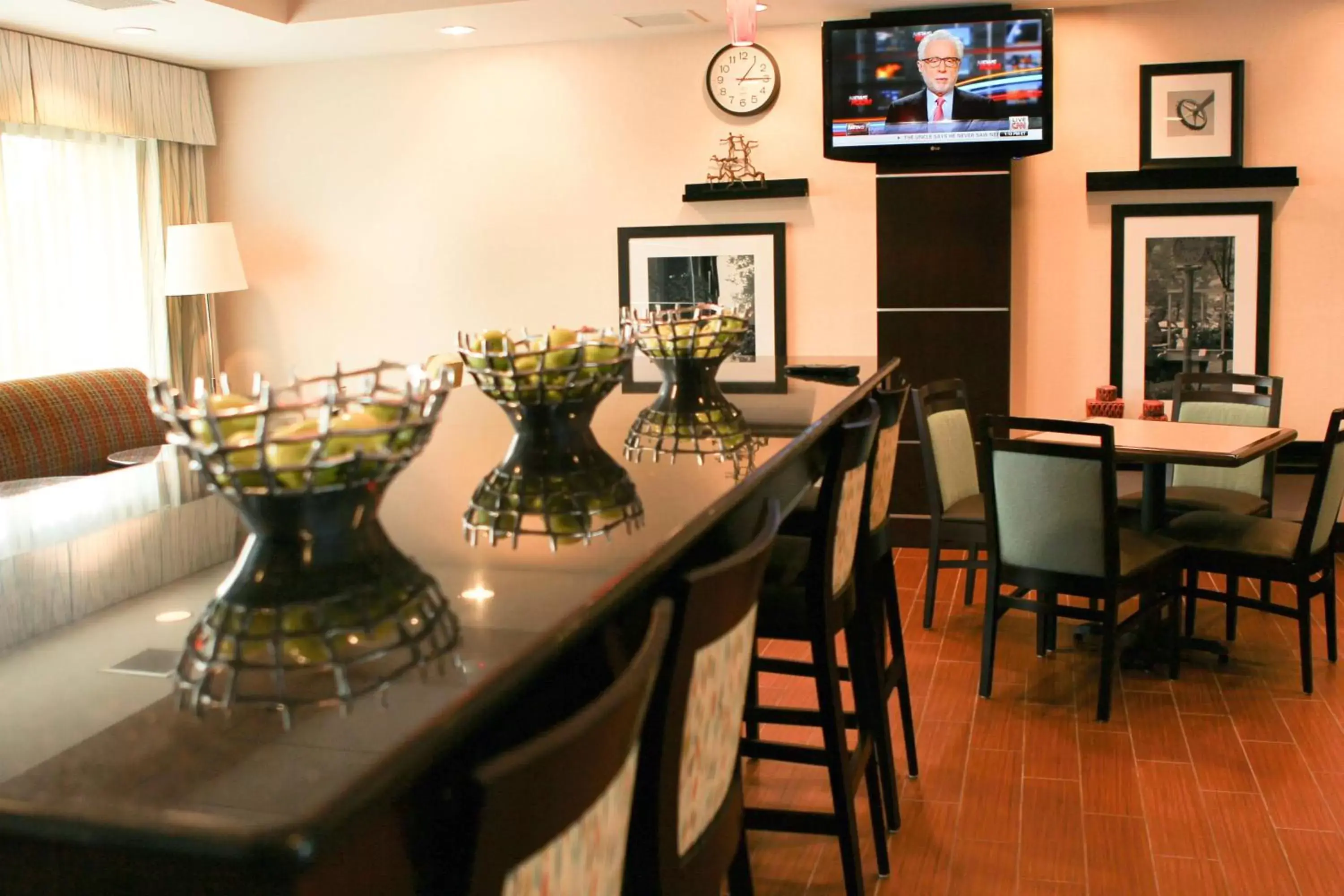 Lobby or reception, Restaurant/Places to Eat in Hampton Inn Cincinnati Northwest Fairfield