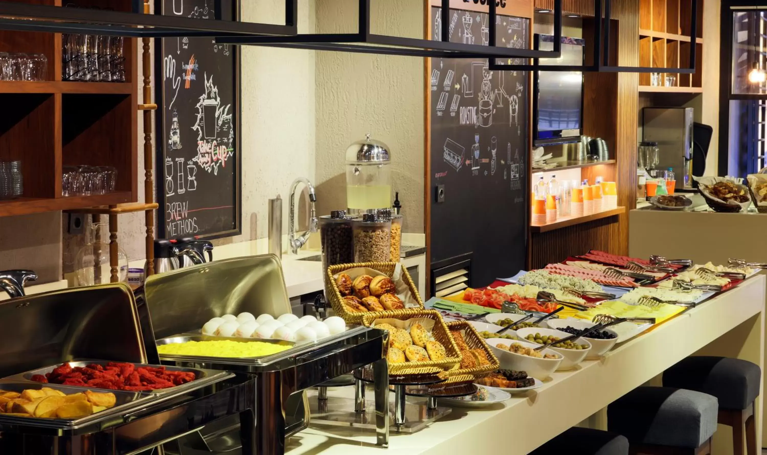 Buffet breakfast in Orka Taksim Suites & Hotel