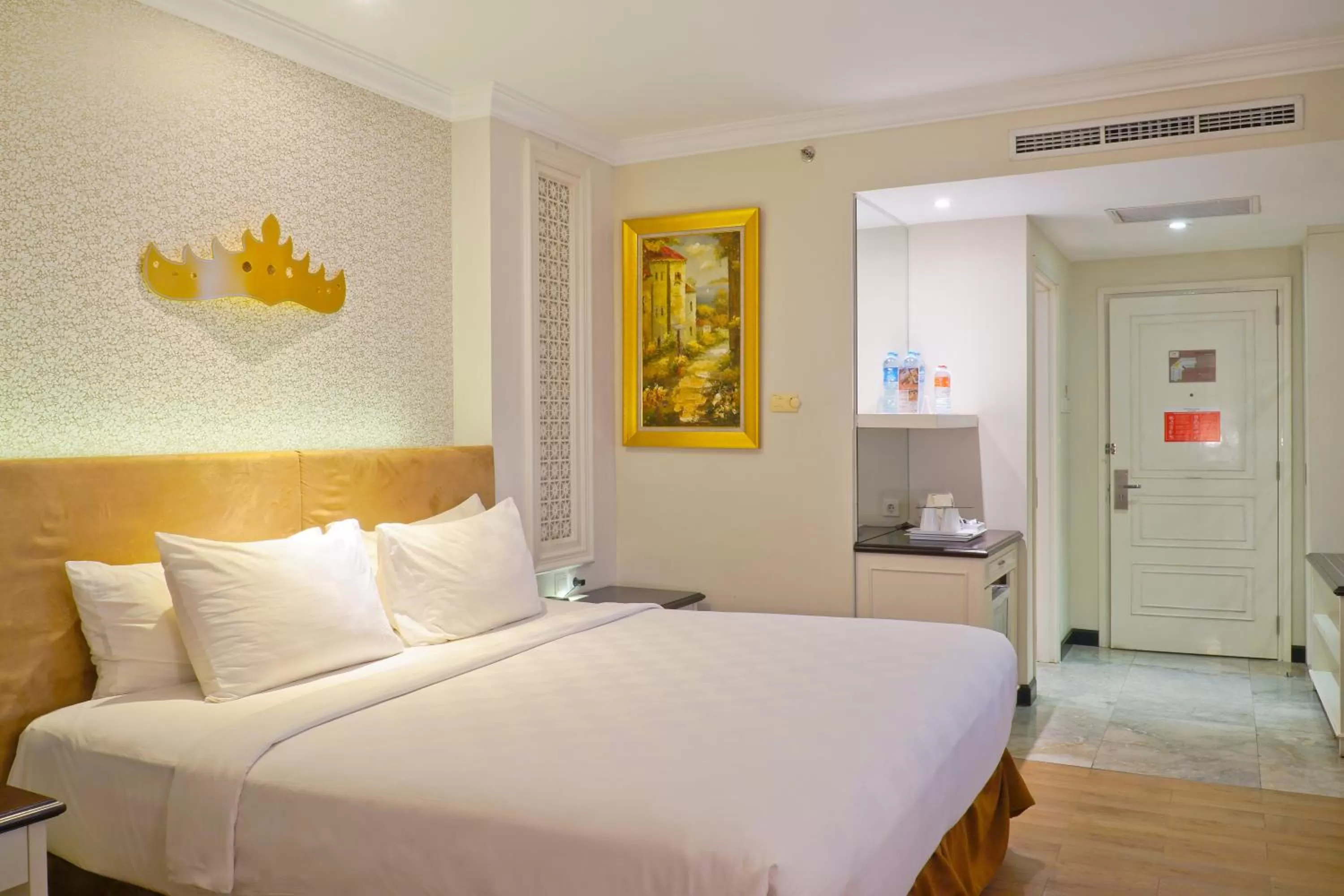 Bedroom, Bed in Swiss-Belhotel Lampung