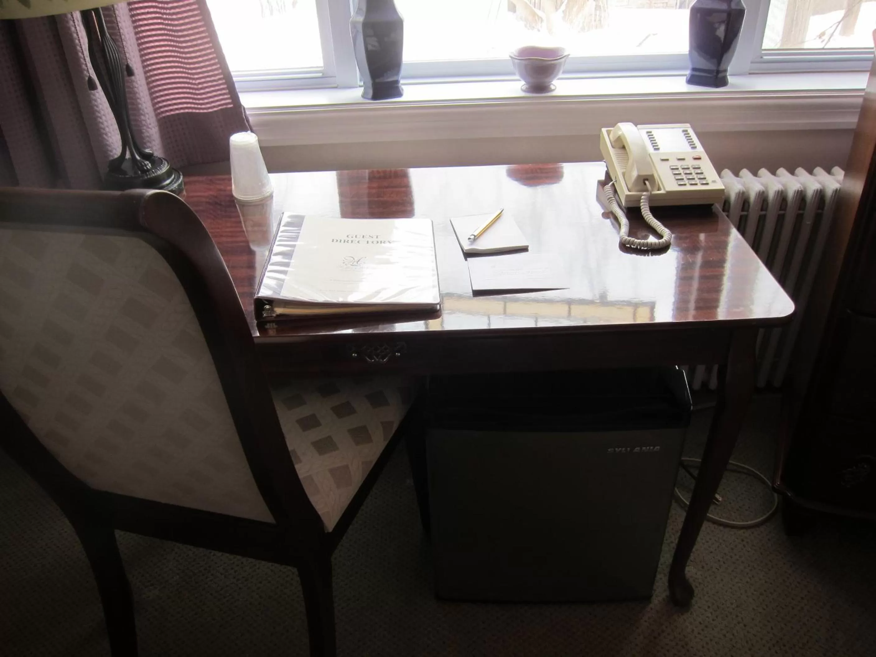 Seating area in McGee's Inn