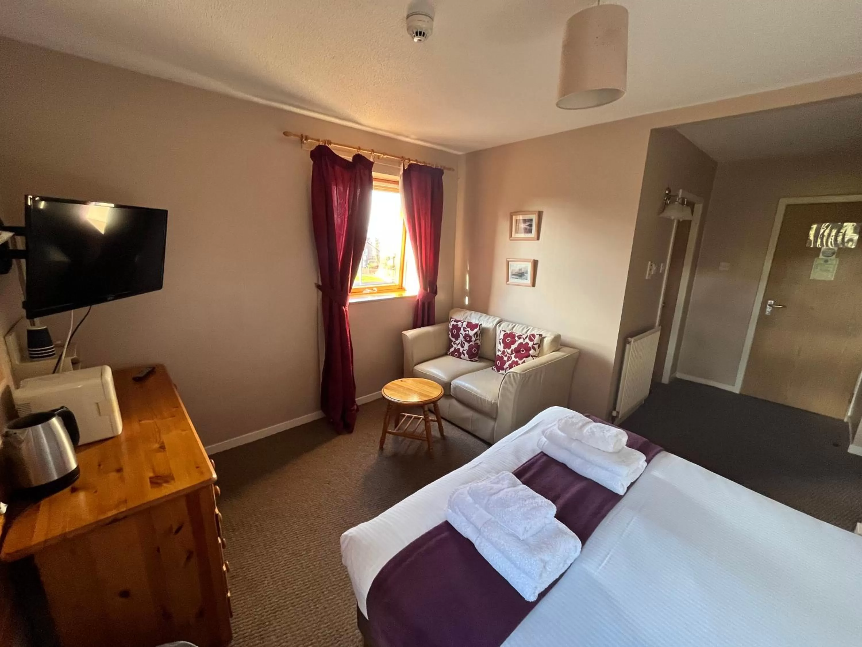 Bed in Smithton Hotel