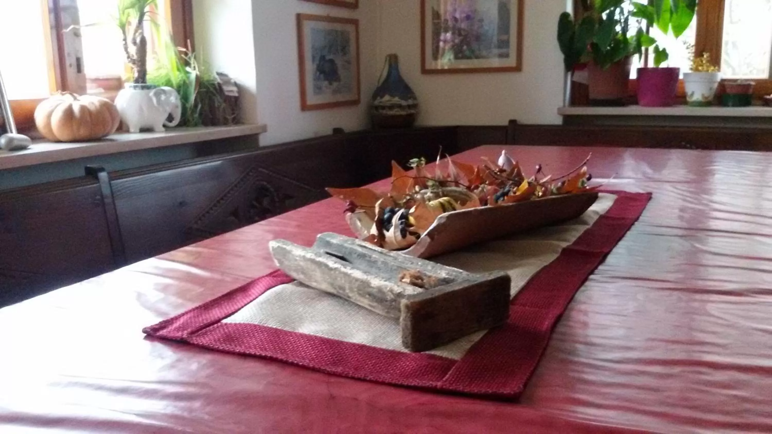 Decorative detail, Restaurant/Places to Eat in Cascina Torello