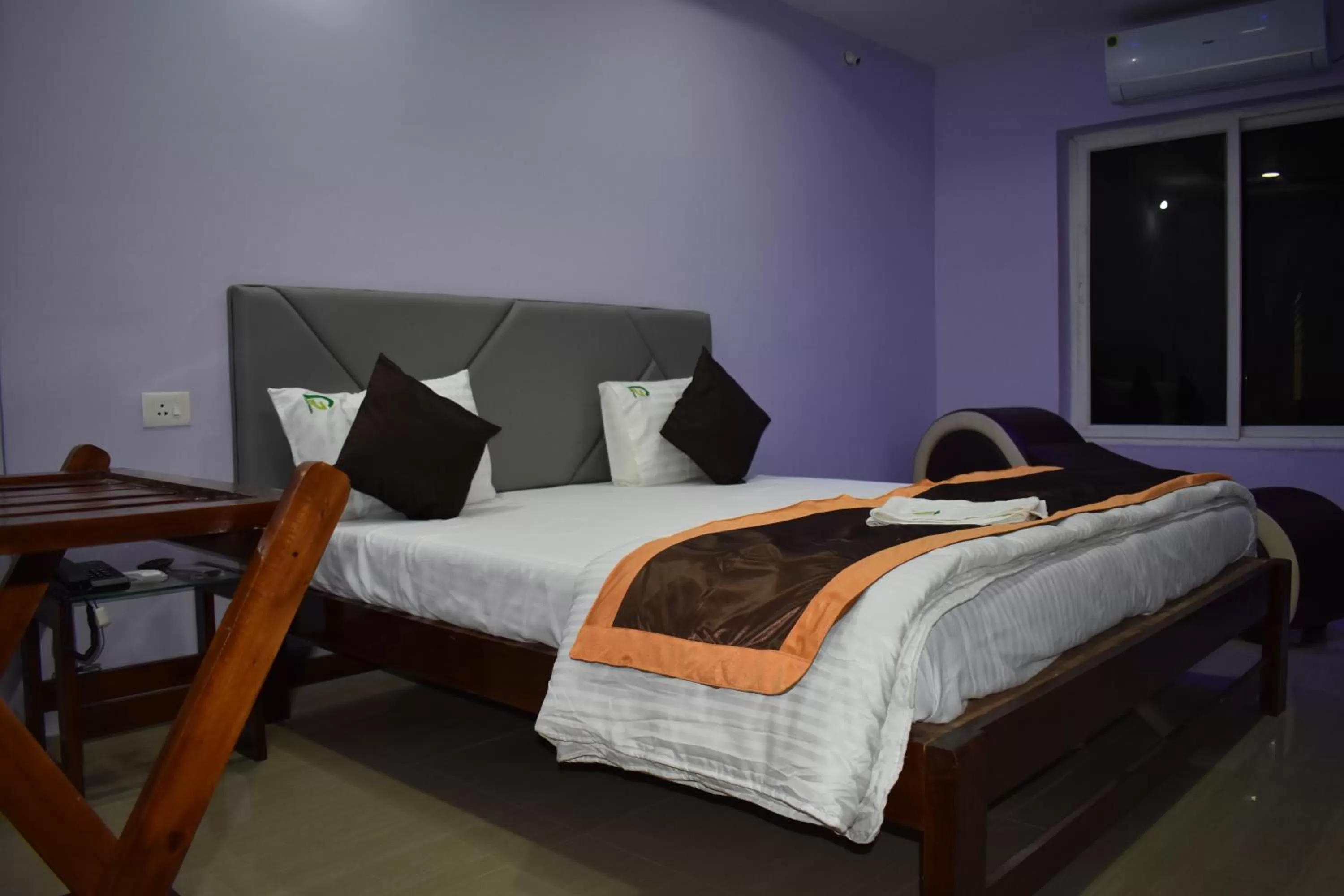 Bed in HOTEL PURI GREENS