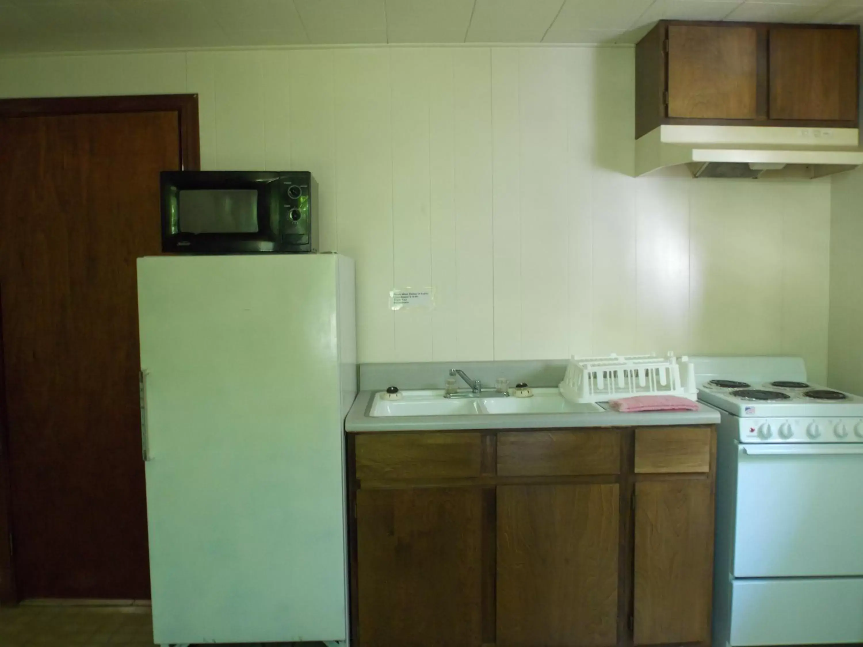 Kitchen or kitchenette, Kitchen/Kitchenette in Clarketon Motel - Maggie Valley