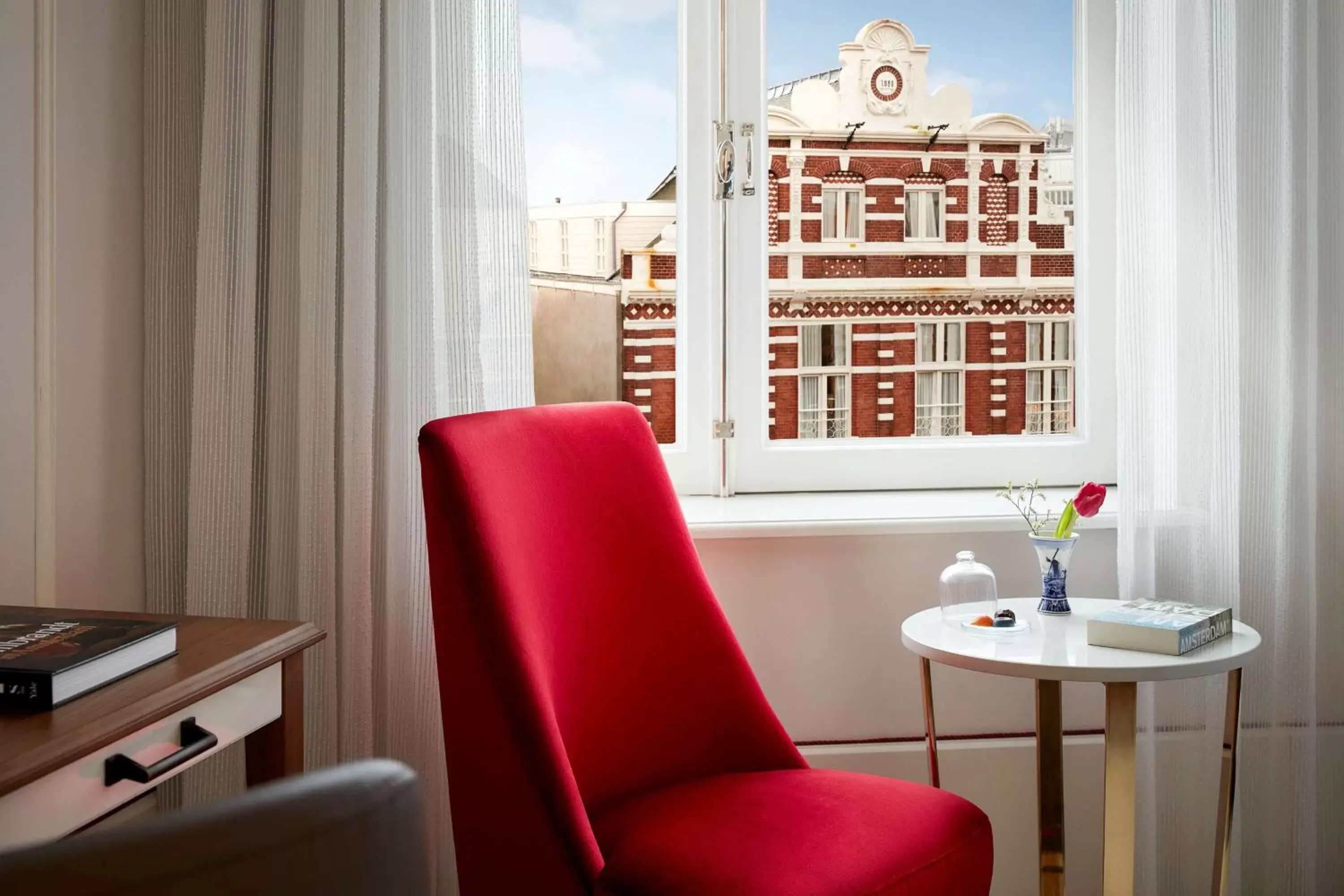 Bedroom in Tivoli Doelen Amsterdam Hotel