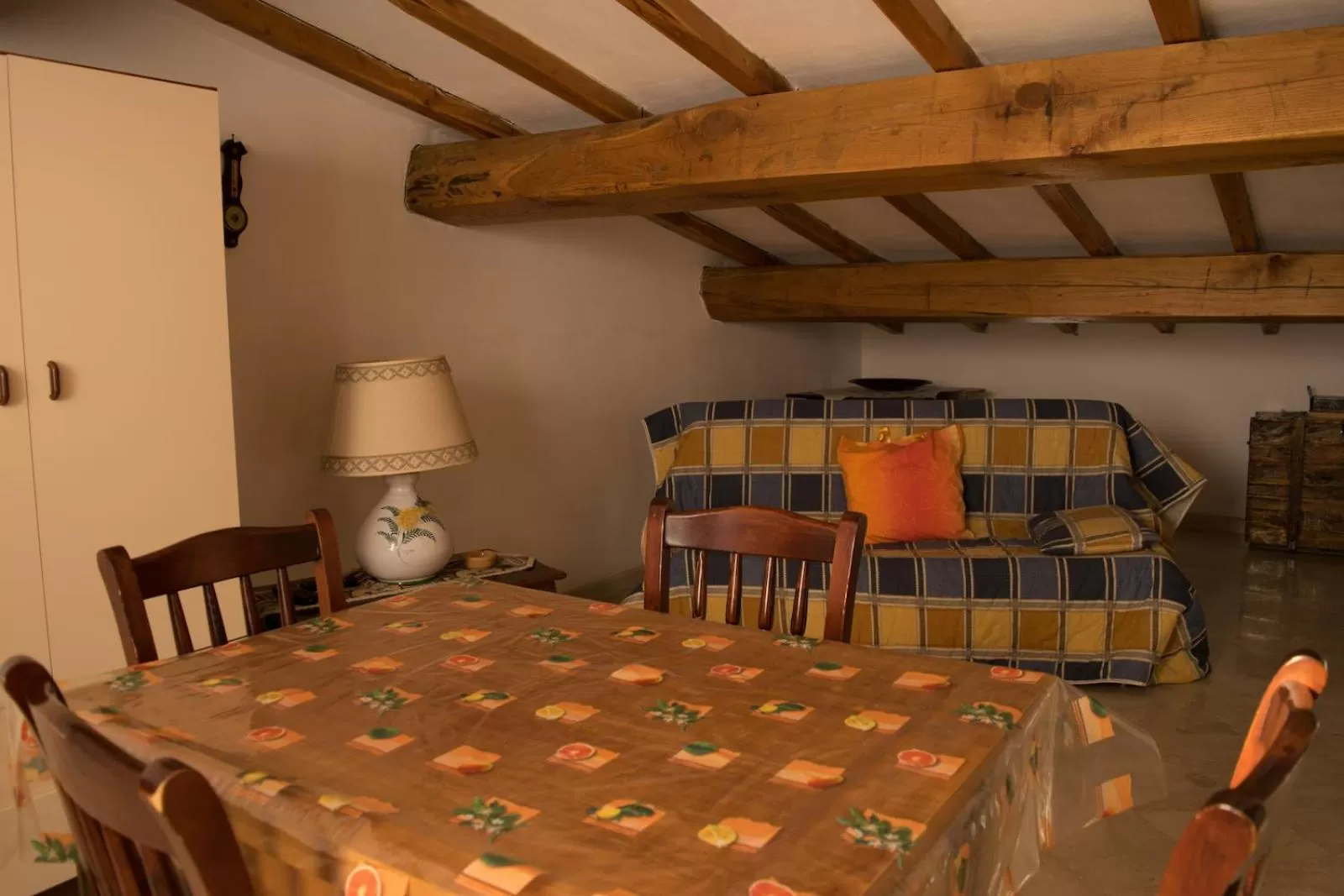 Dining area in Cav Costa degli Etruschi