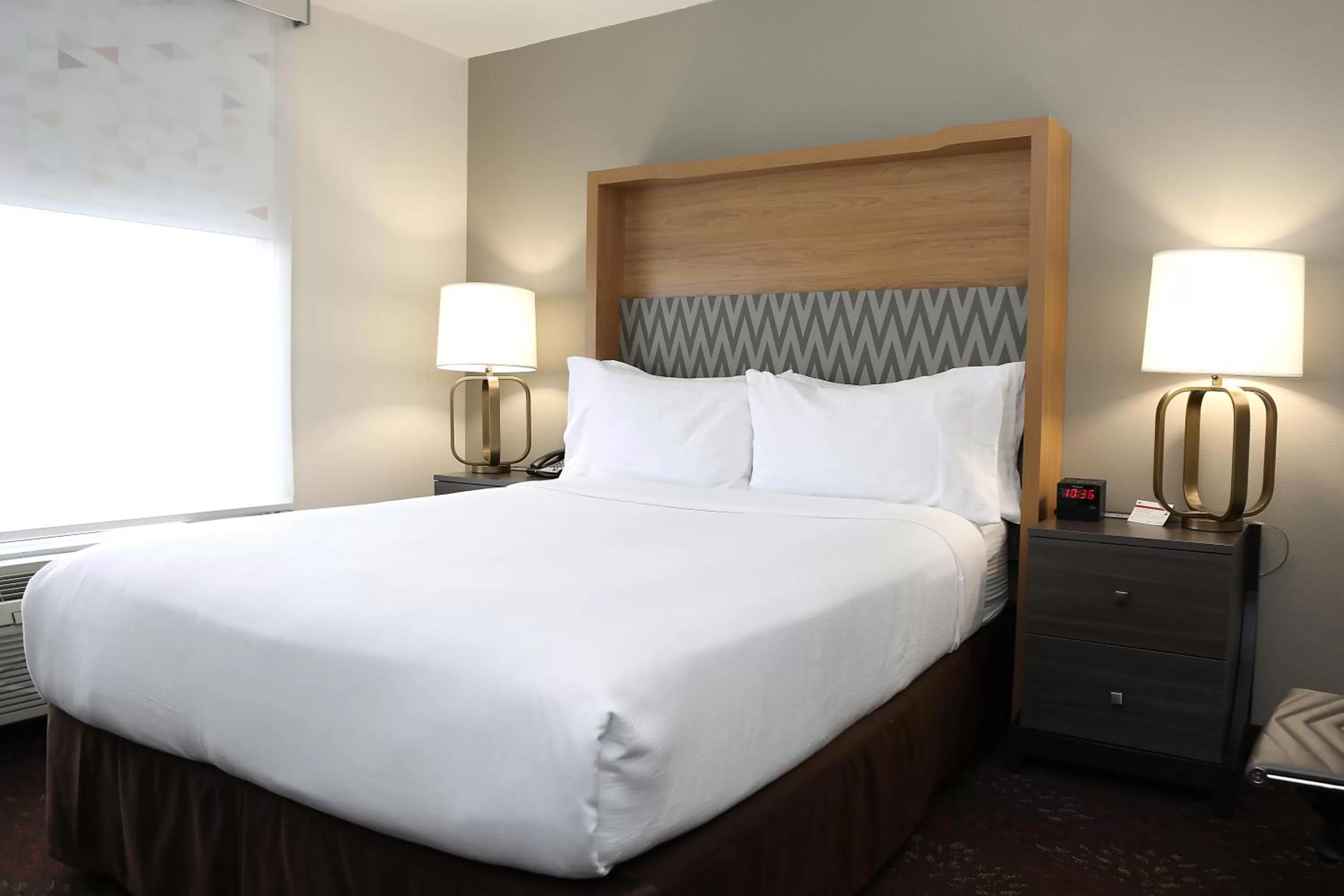 Photo of the whole room, Bed in Holiday Inn O'Hare Area by IHG