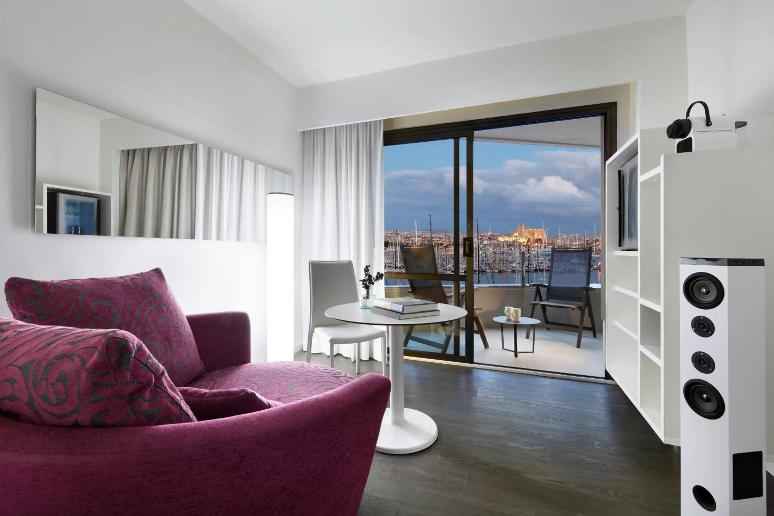 Balcony/Terrace, Seating Area in Meliá Palma Marina