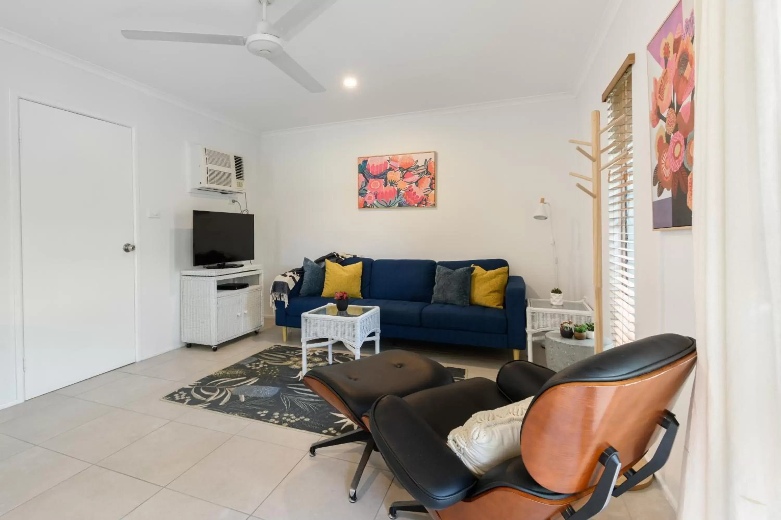 Living room, Seating Area in Lychee Tree Holiday Apartments