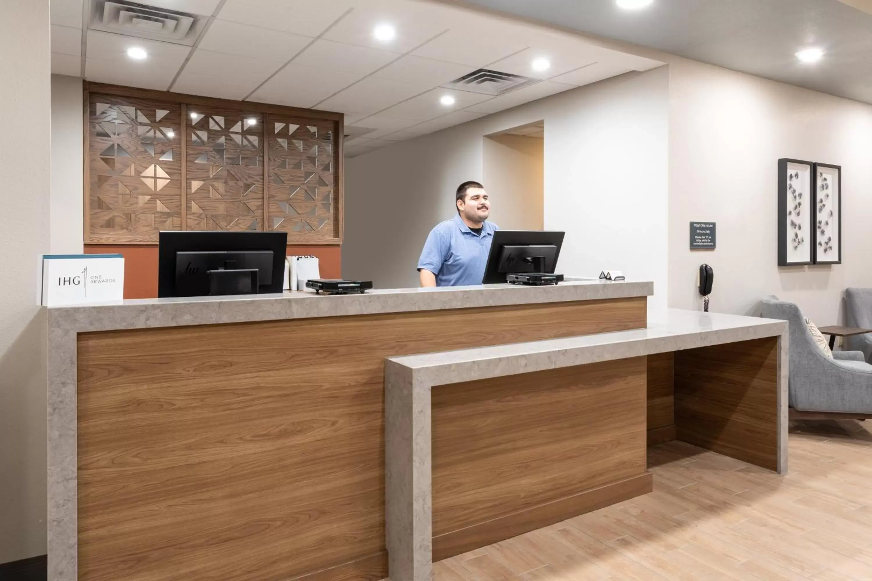 Property building, Lobby/Reception in Candlewood Suites Sioux Falls, an IHG Hotel