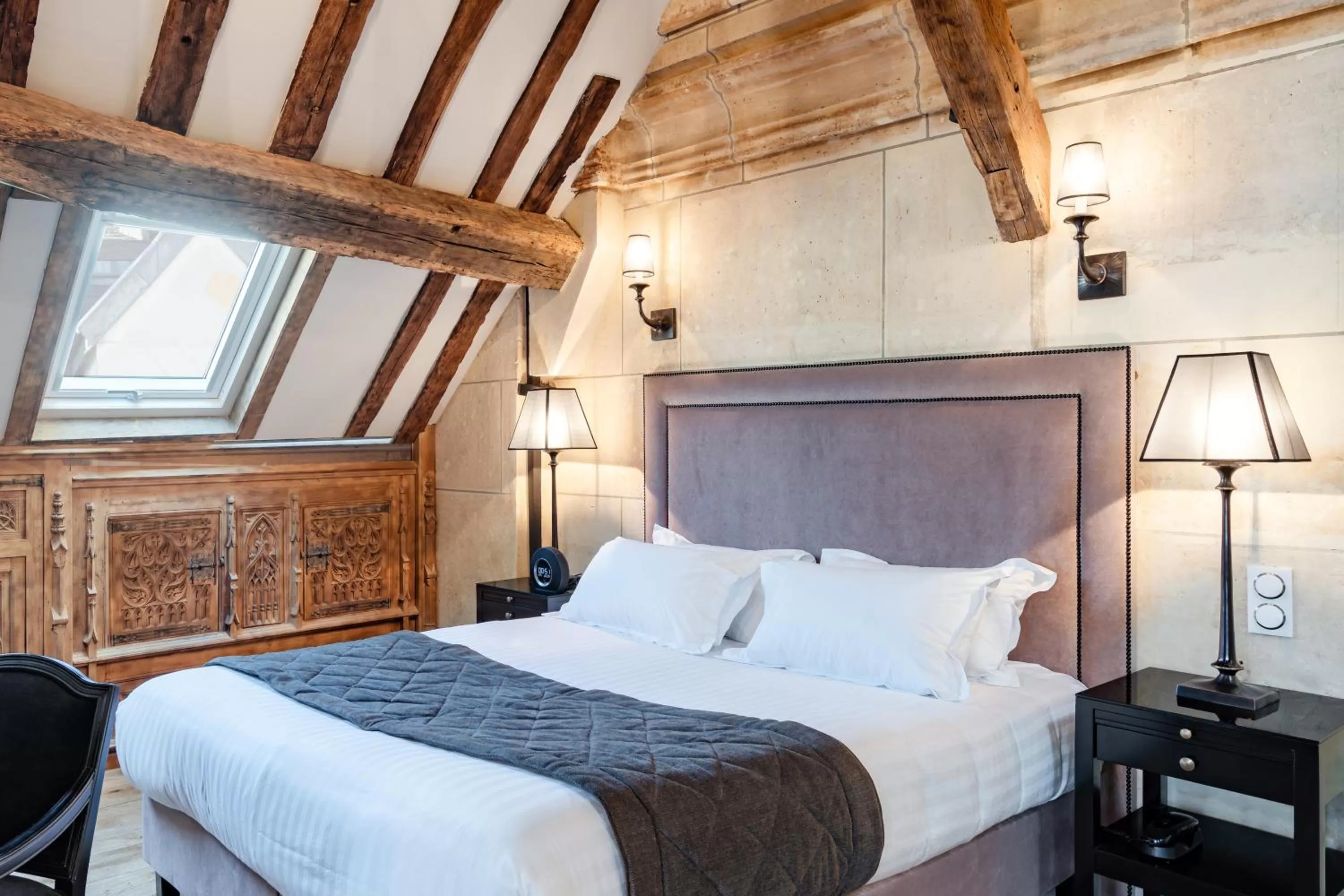 Decorative detail, Bed in Hôtel Le Presbytère