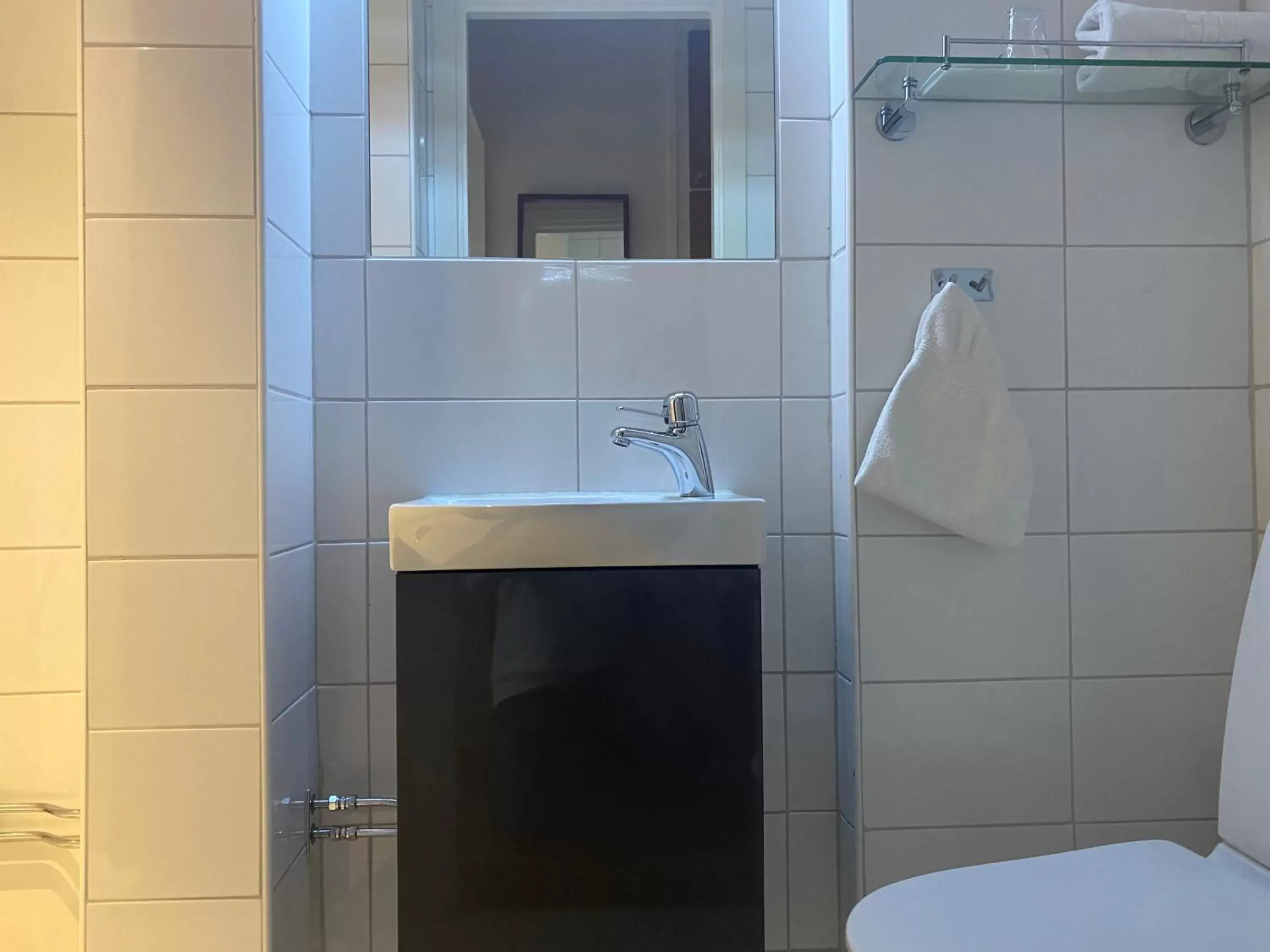 Bathroom in Hotell Skövde