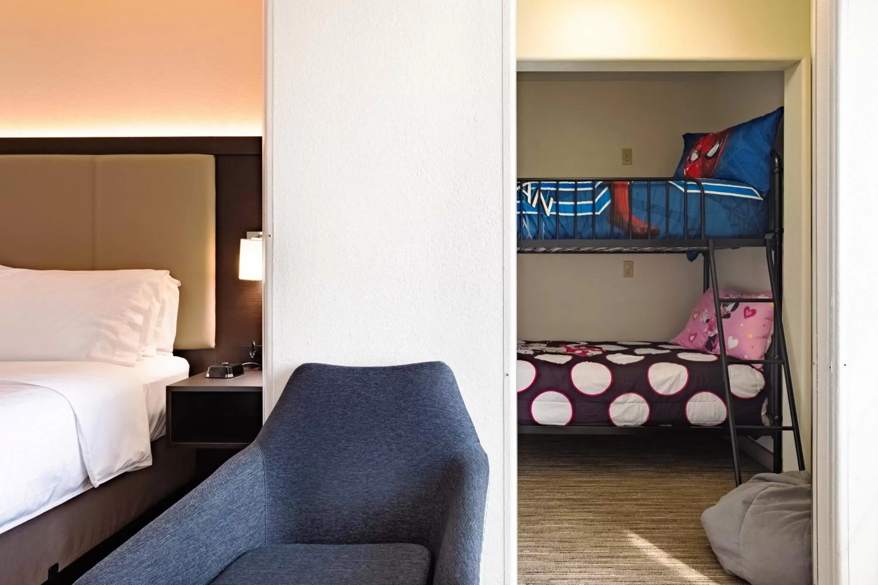 Photo of the whole room, Bunk Bed in Holiday Inn Express Hotel & Suites Evanston, an IHG Hotel