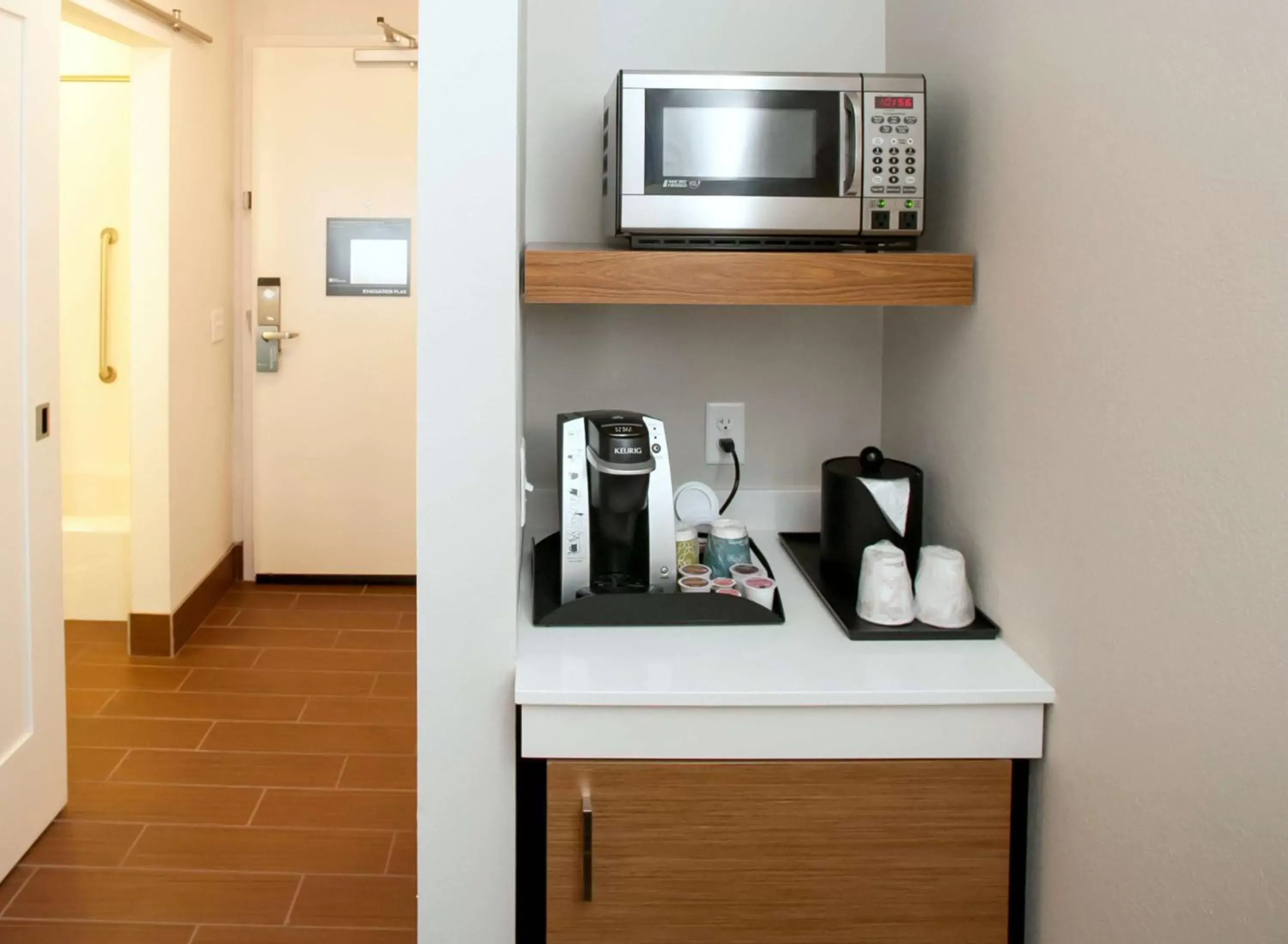 Kitchen or kitchenette, Coffee/Tea Facilities in Hilton Garden Inn San Antonio-Live Oak Conference Center