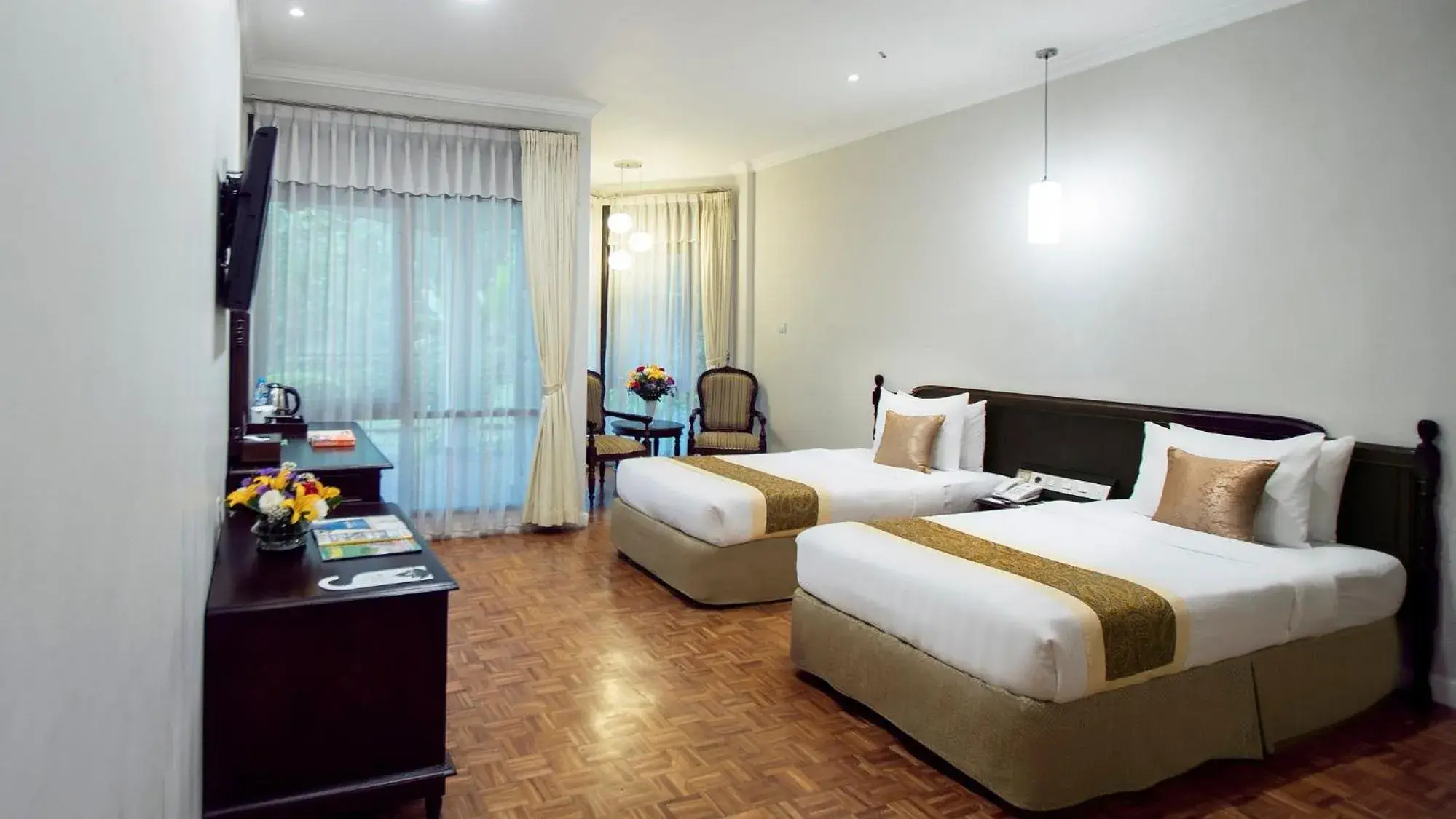 Bed in Puteri Gunung Hotel