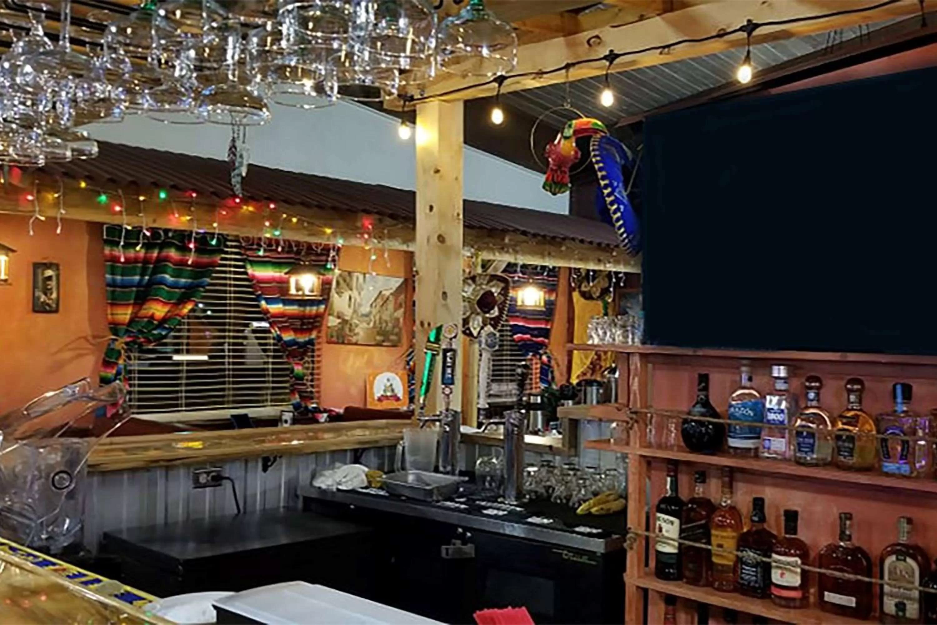 Restaurant/places to eat in Howard Johnson by Wyndham Raton