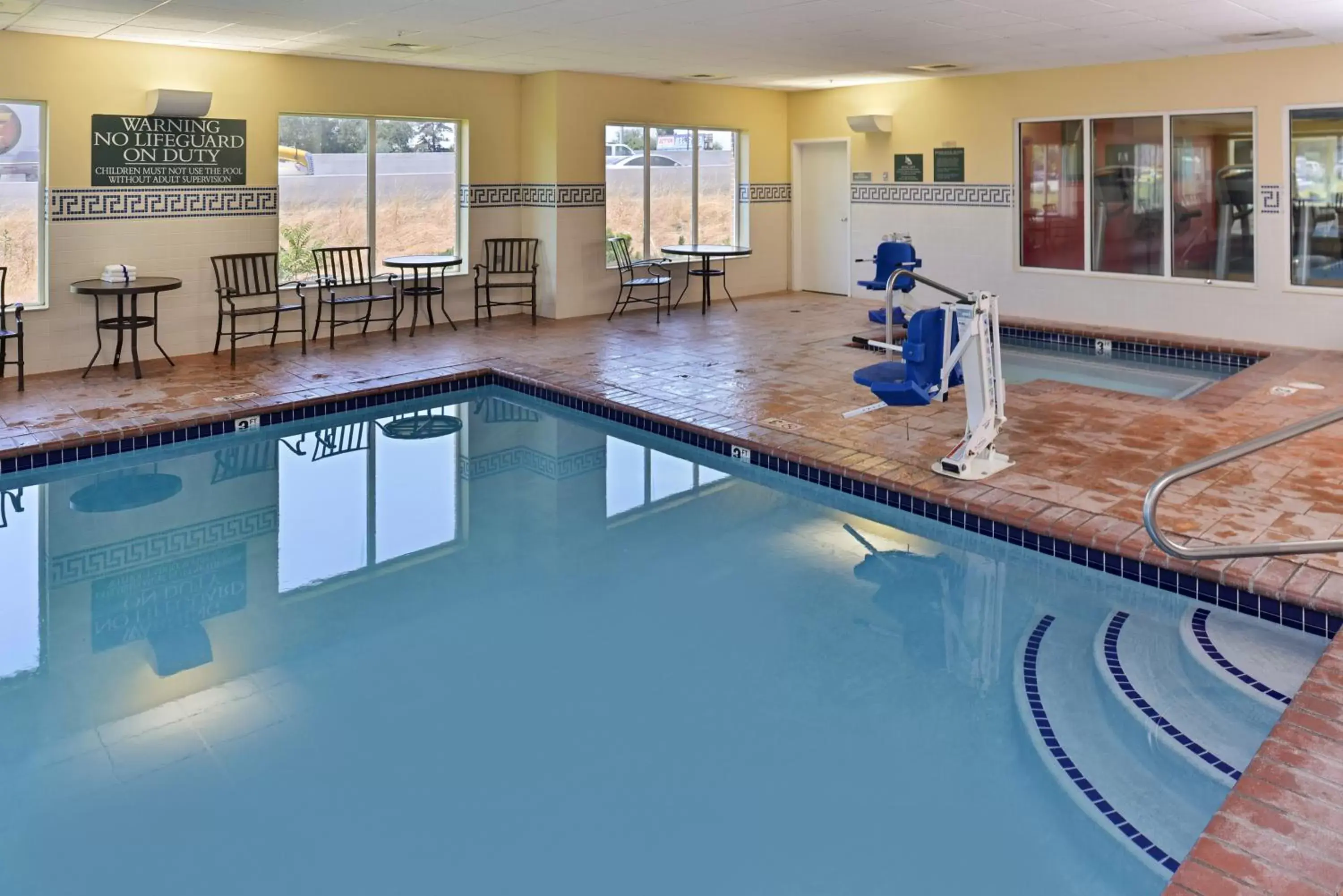 Hot Tub, Swimming Pool in Holiday Inn Express & Suites Salt Lake City N - Bountiful