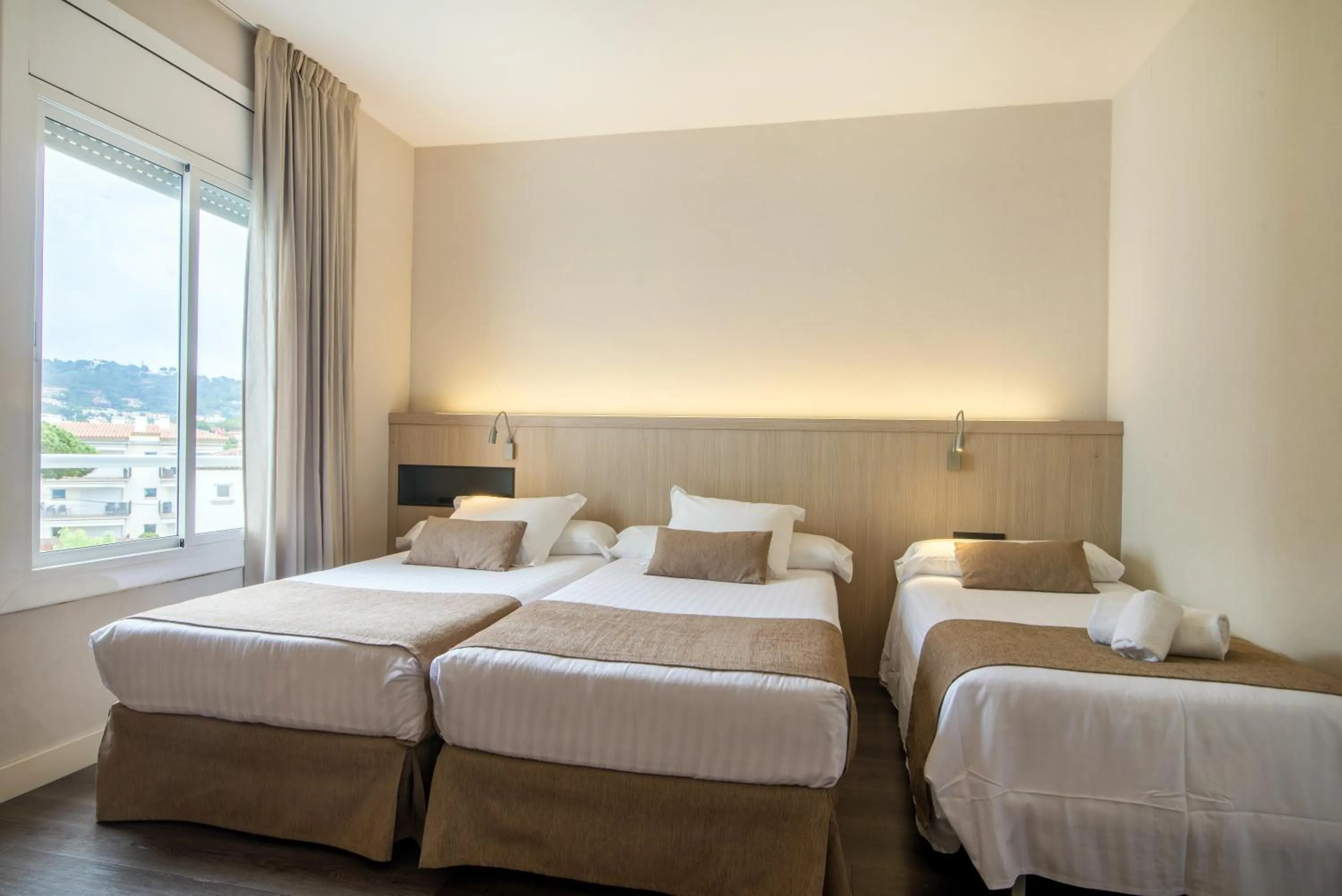 Photo of the whole room, Bed in Hotel Alga