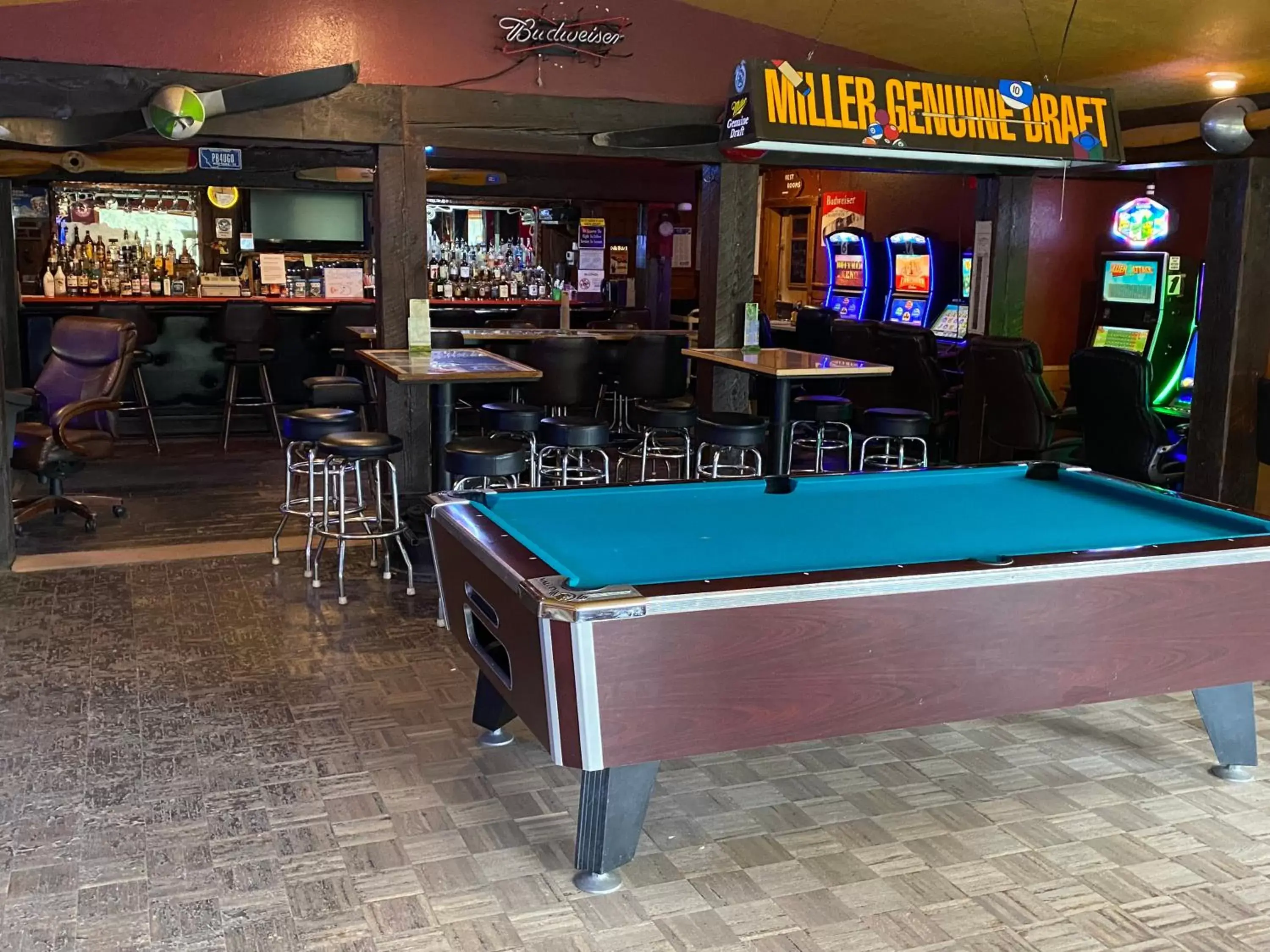 Billiard, Billiards in Rimrock Lodge LLC