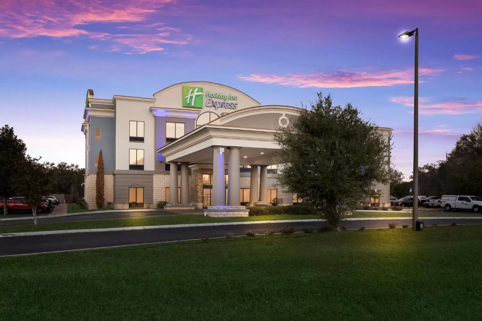 Property Building in Holiday Inn Express Hotel & Suites Perry, an IHG Hotel