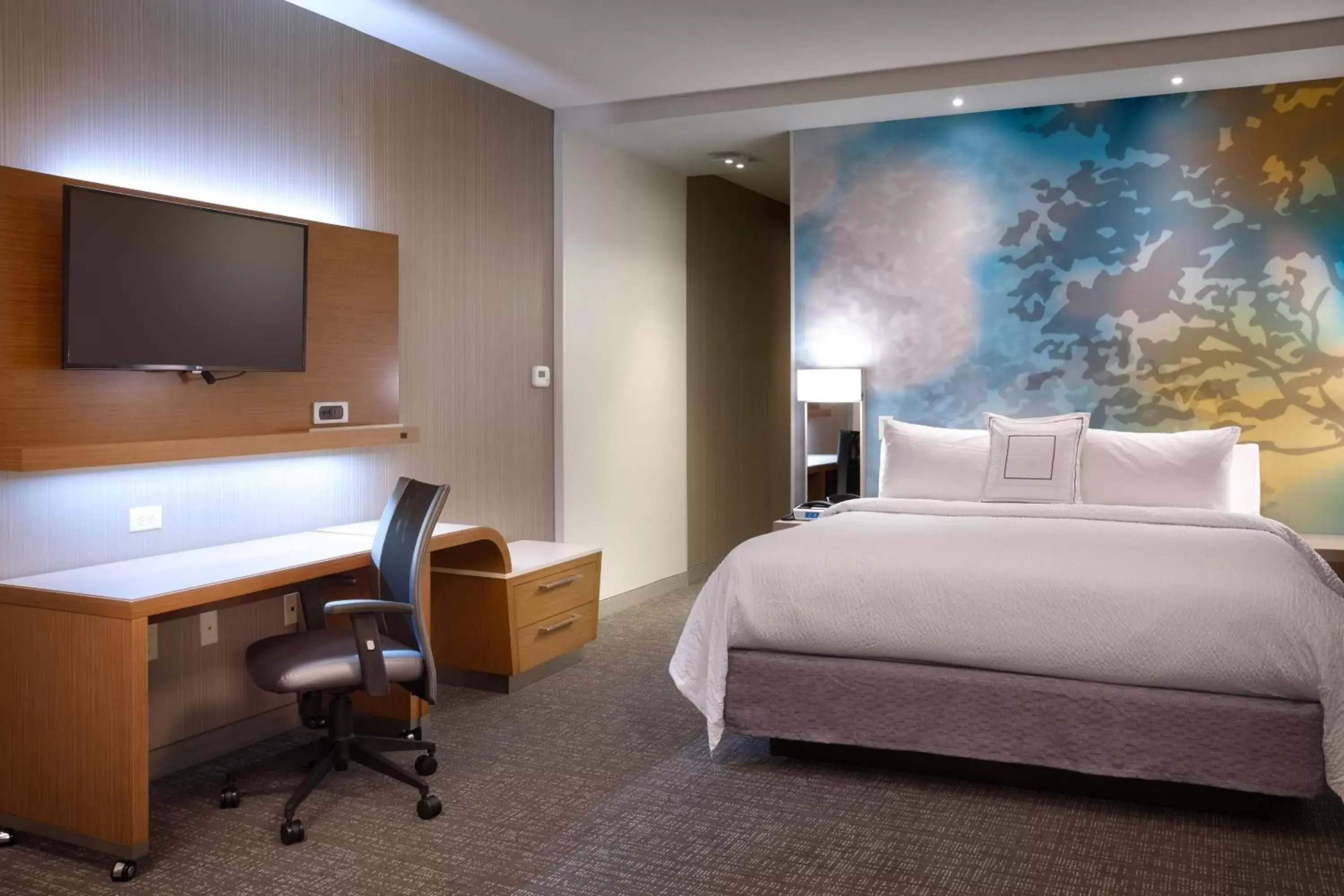 Photo of the whole room, Bed in Courtyard by Marriott Denver North/Westminster