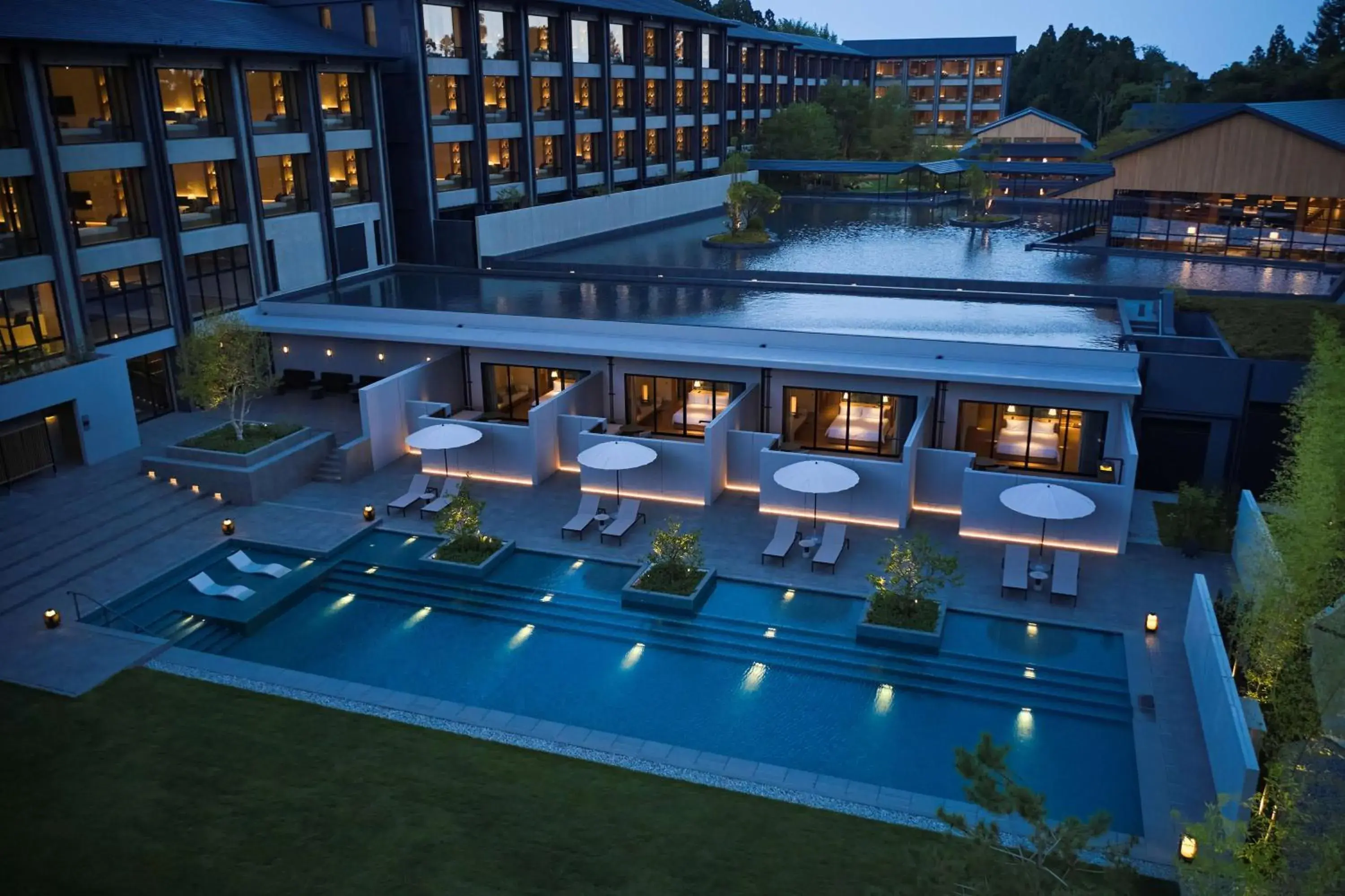 Property building in ROKU KYOTO, LXR Hotels & Resorts by Hilton Property building in ROKU KYOTO, LXR Hotels & Resorts by Hilton