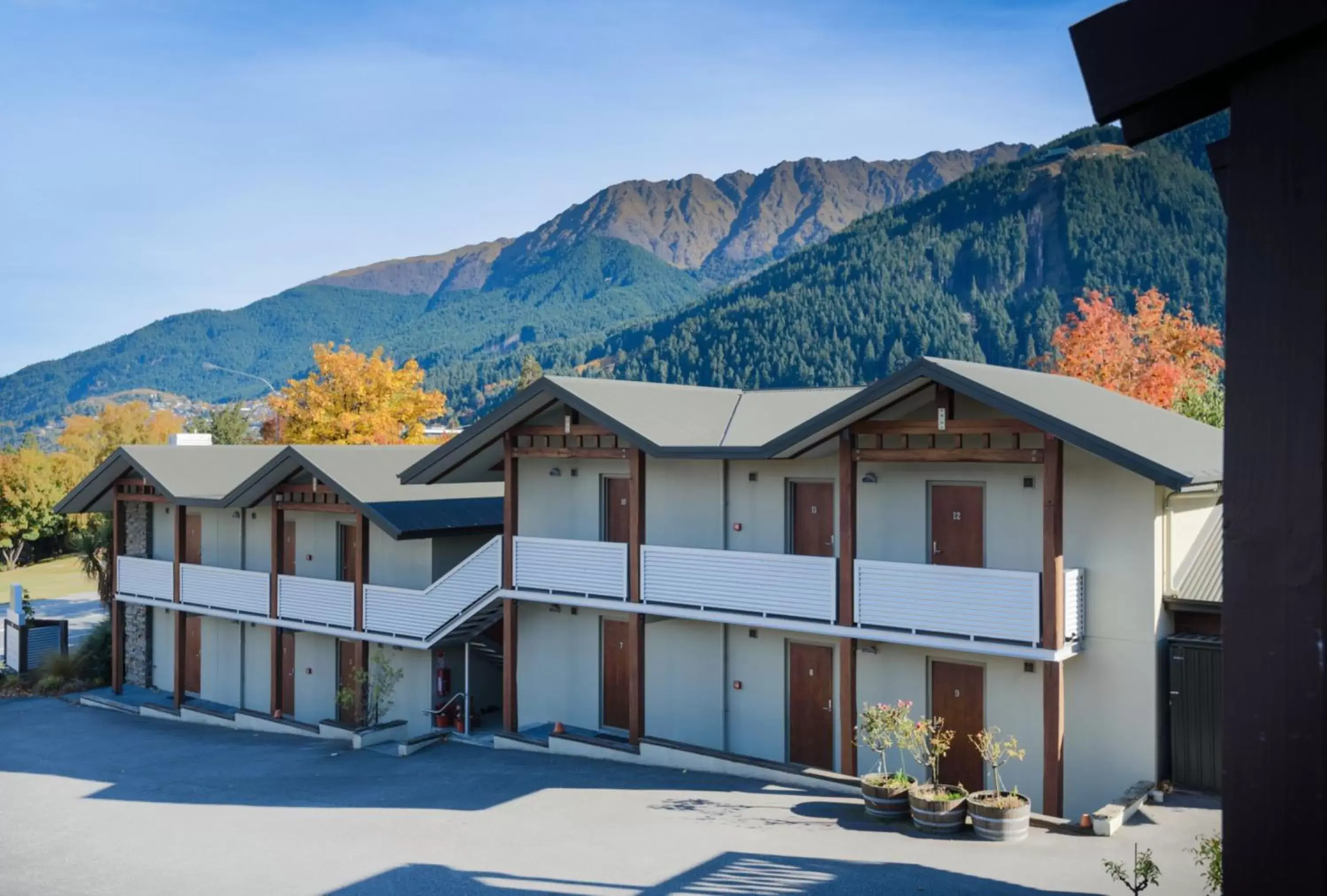 Property Building in Queenstown Motel Apartments