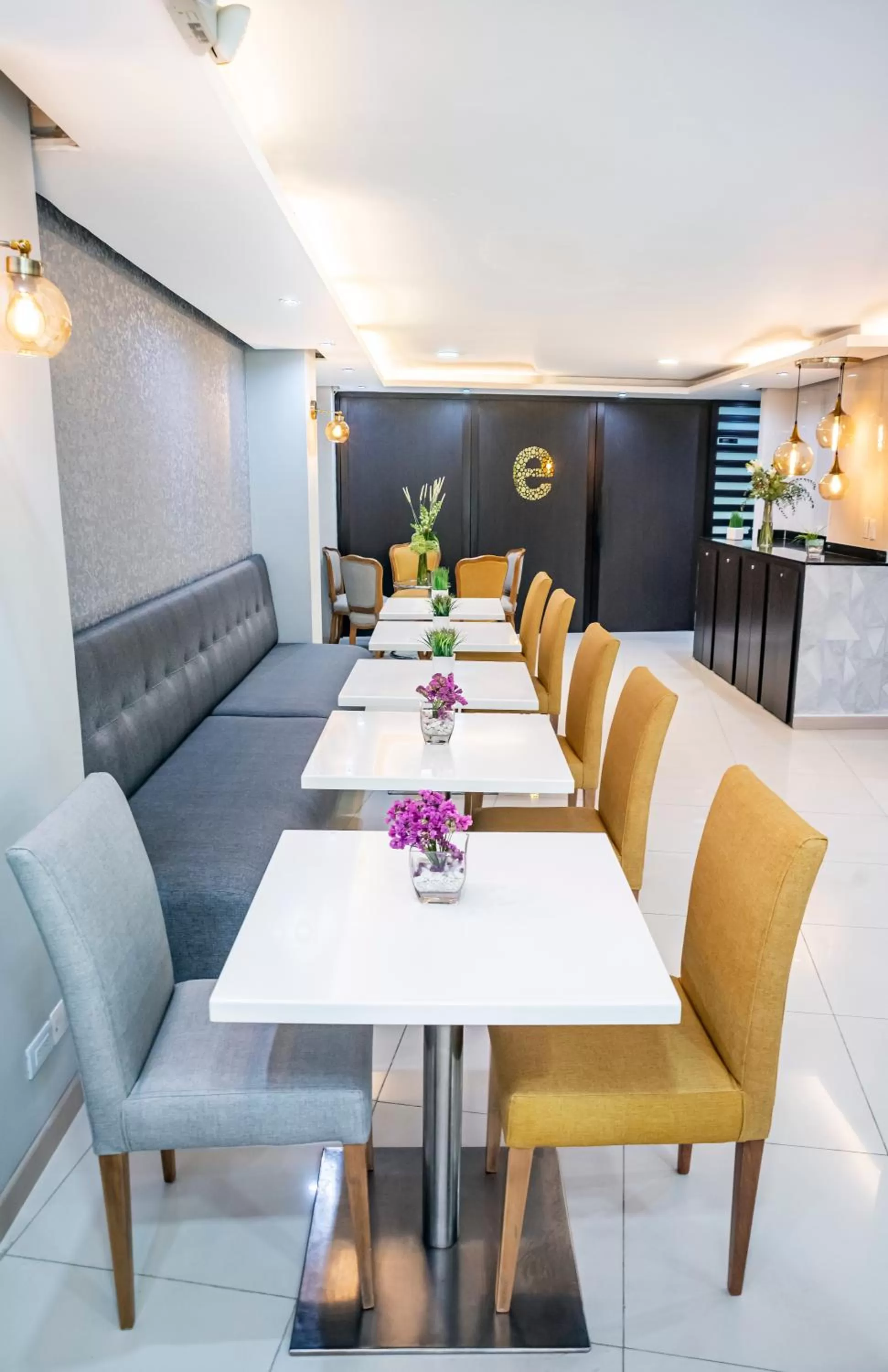 Dining area in Hotel City Bog Expo Museo