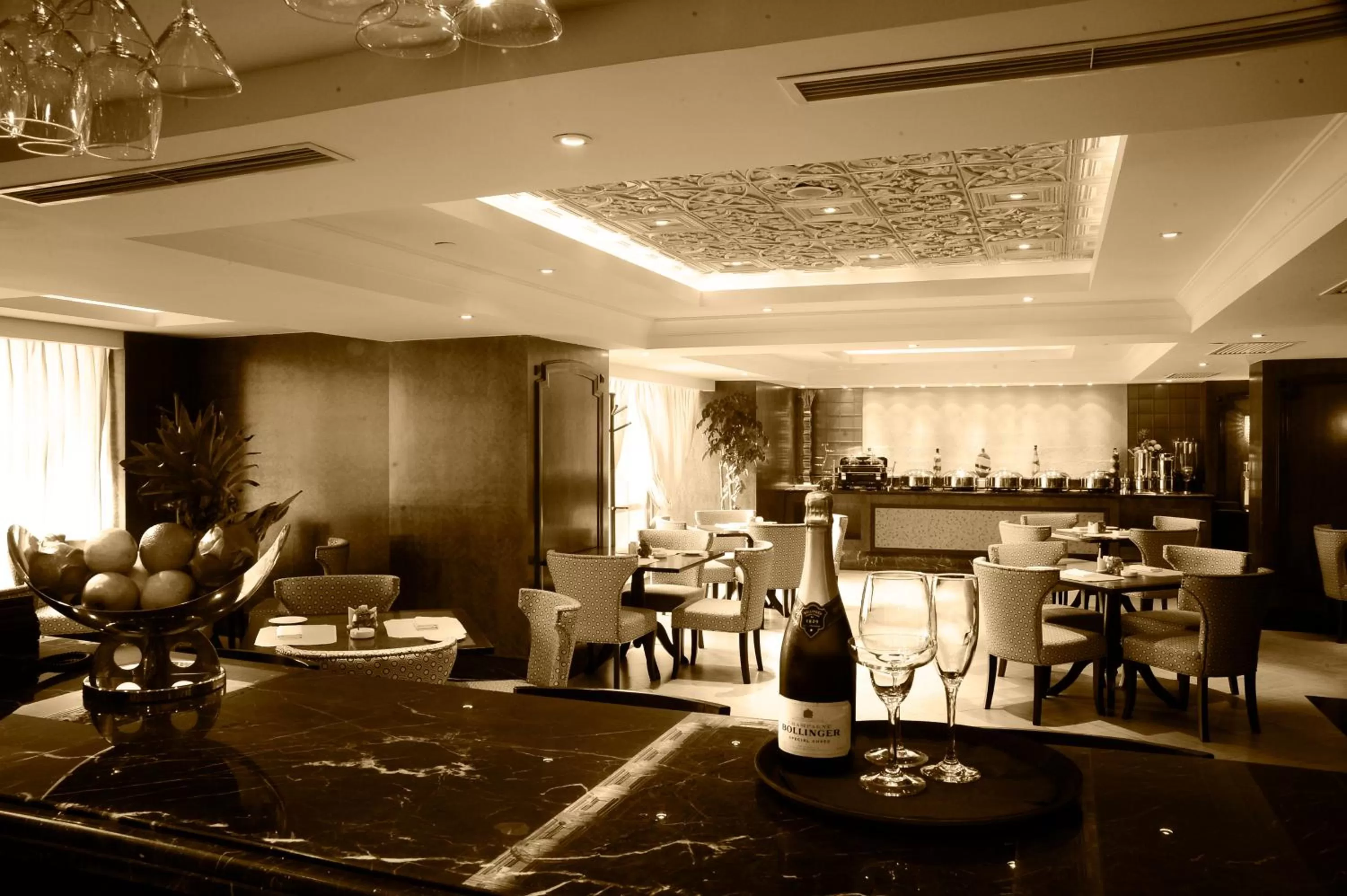 Restaurant/places to eat in Paramount Gallery Hotel