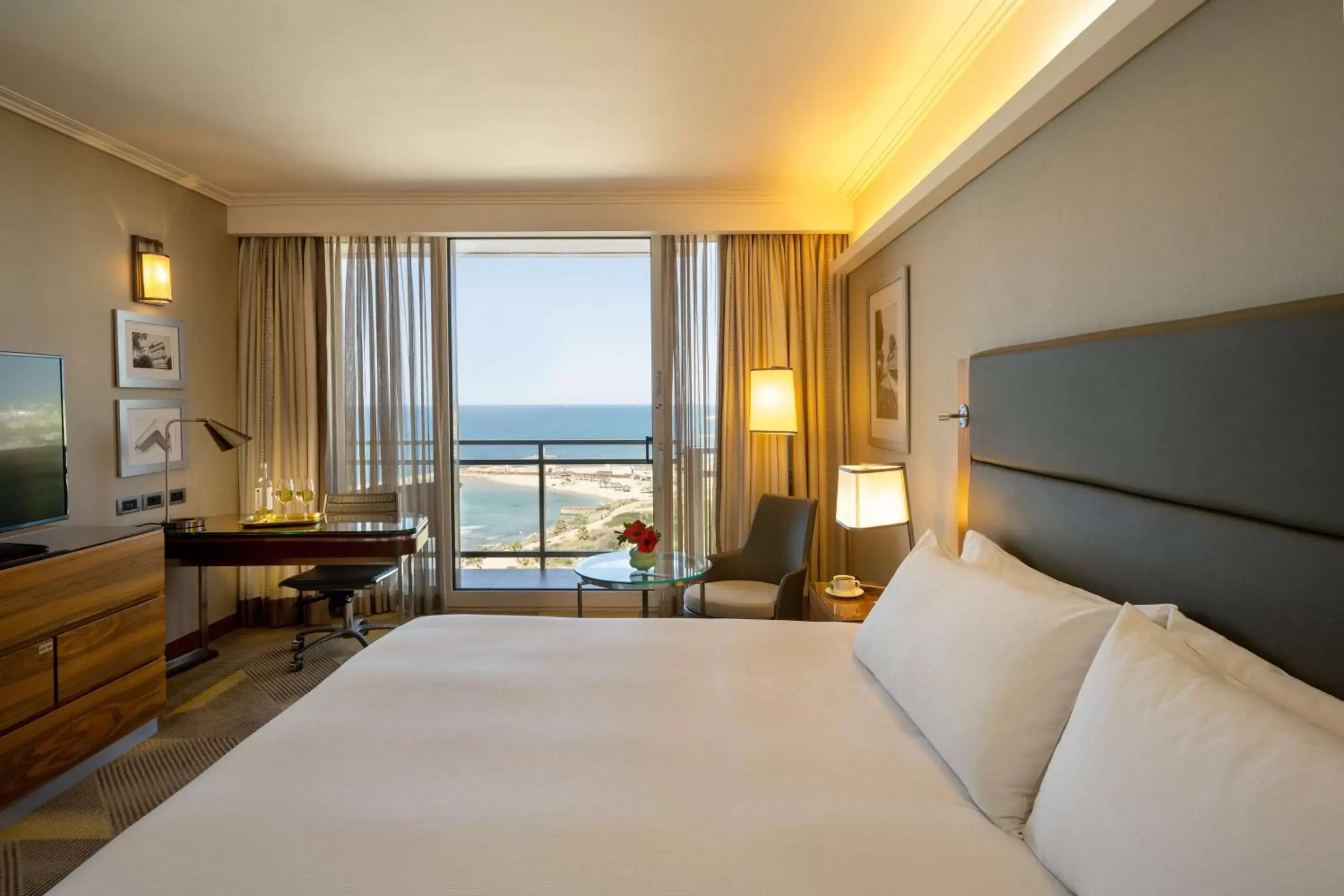 King Deluxe Sea View Room  in Hilton Tel Aviv Hotel