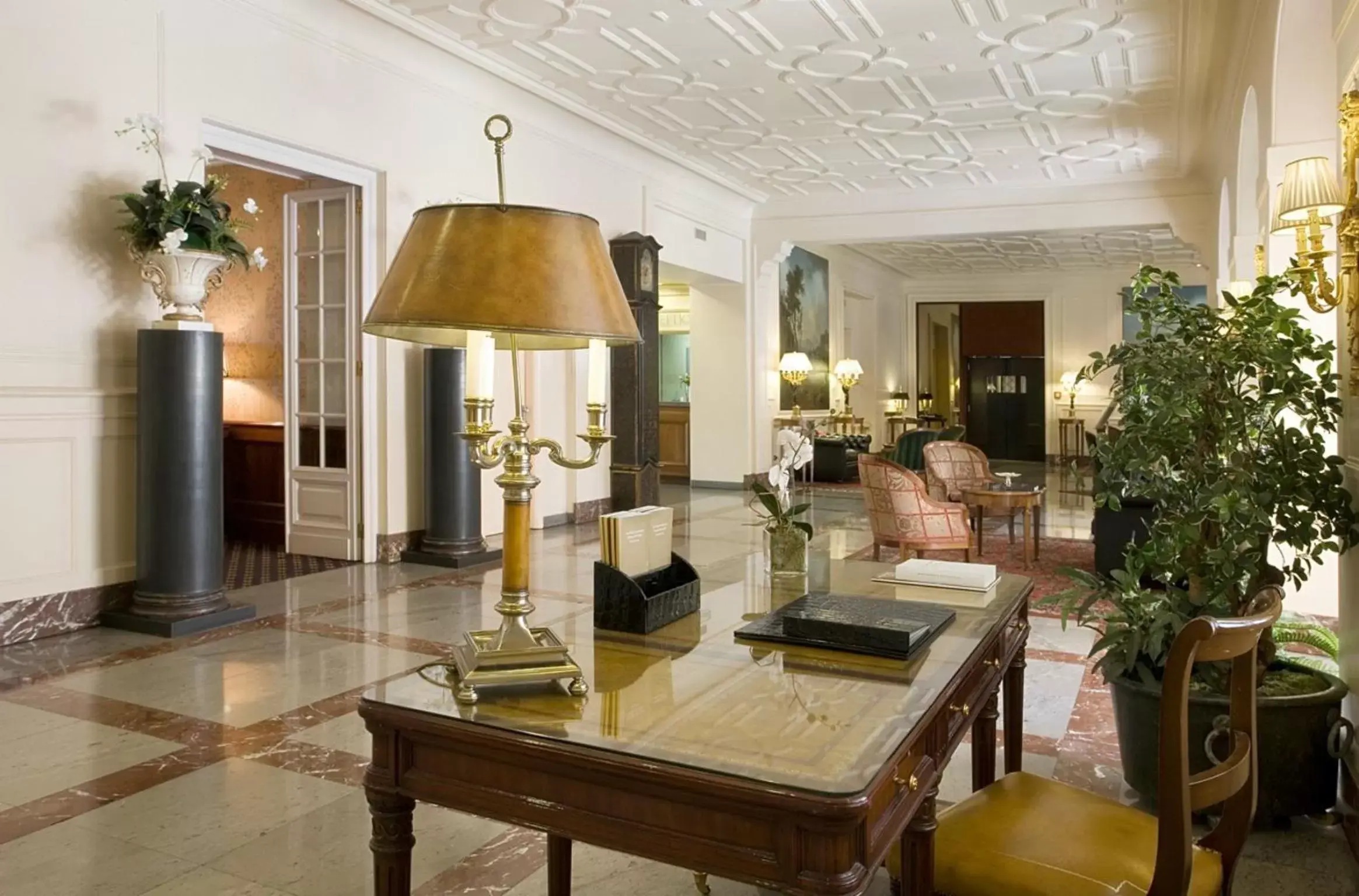 Living room, Lobby/Reception in Grand Hotel Sitea